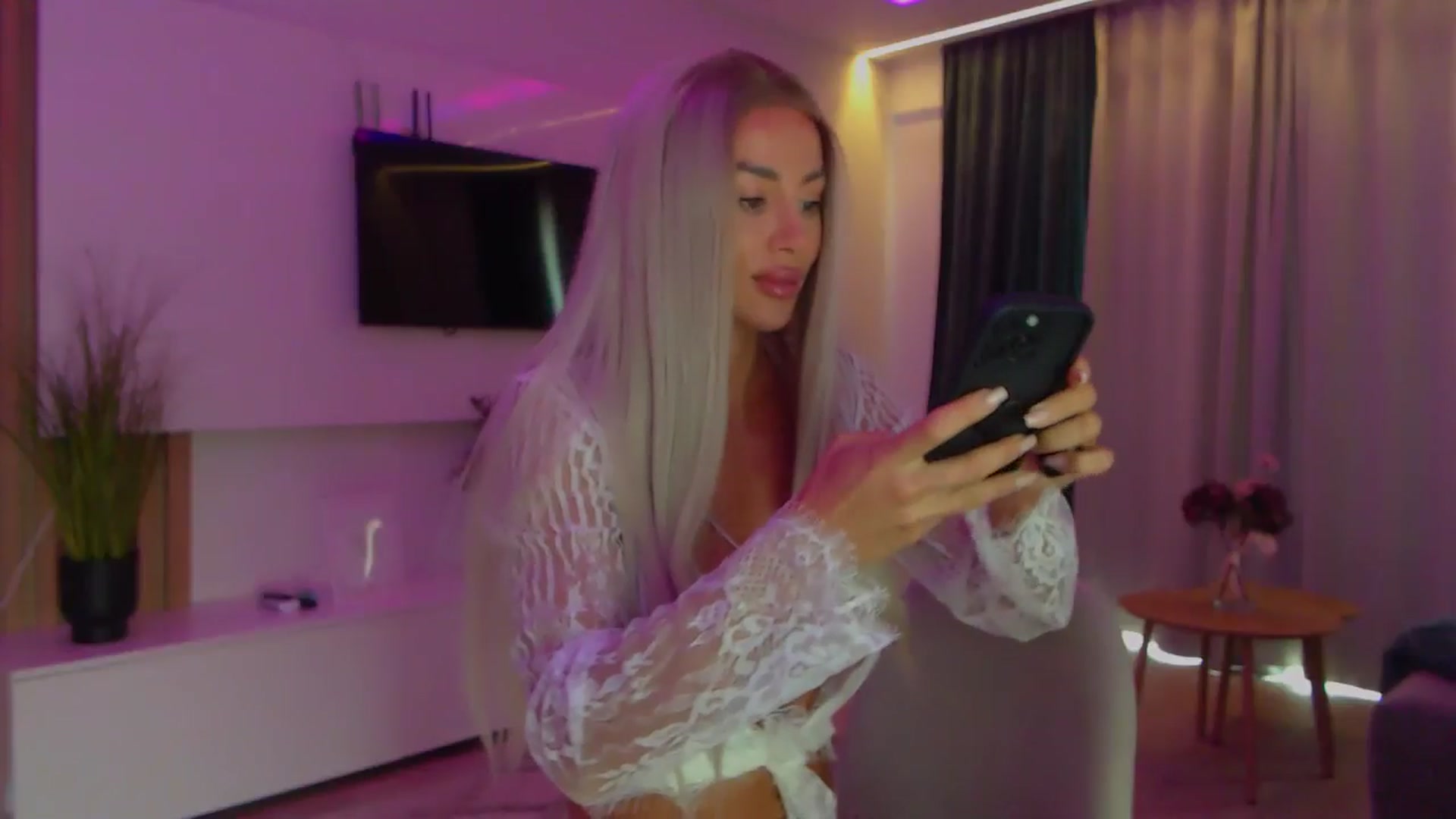 Gallery image thumbnail from Qu33n's myfreecams stream on, 10/01/2025, 07:05 image 19 of 20