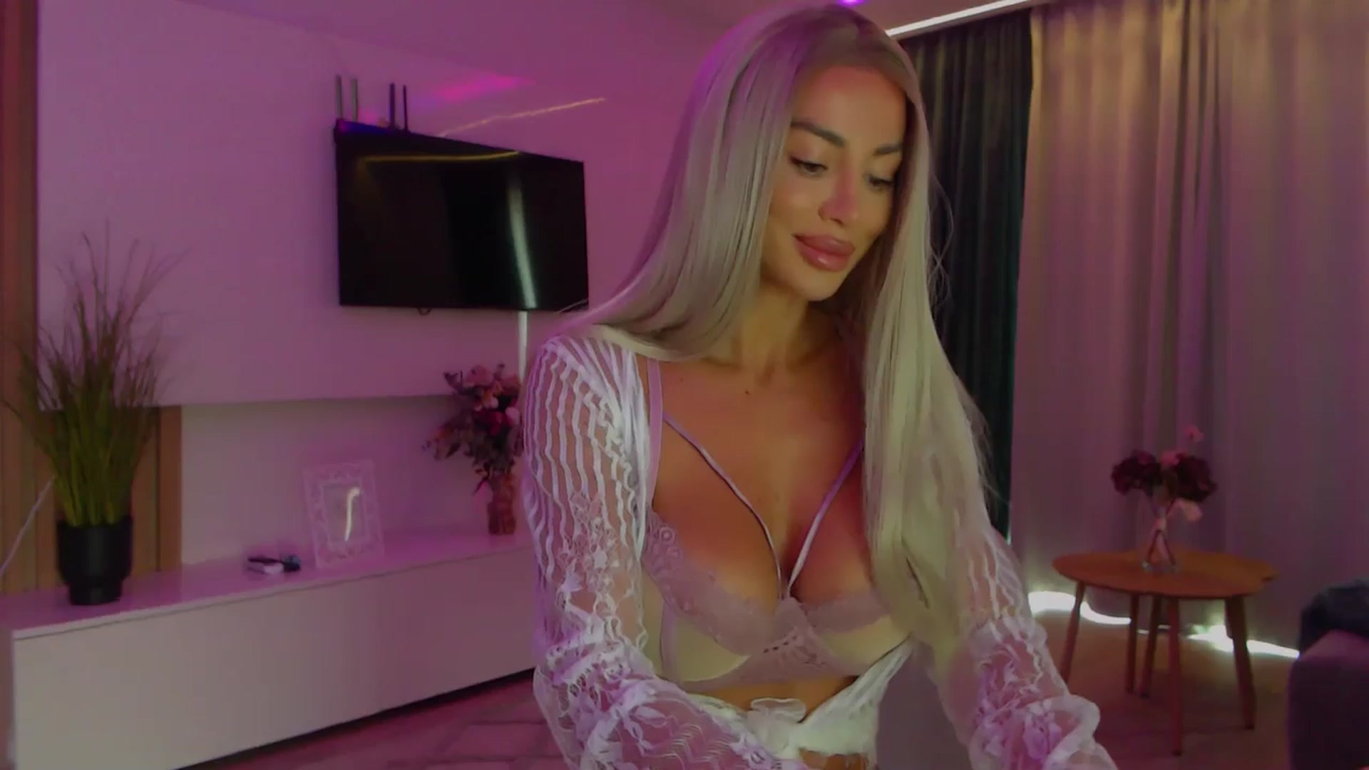 Gallery image thumbnail from Qu33n's myfreecams stream on, 10/01/2025, 07:05 image 15 of 20