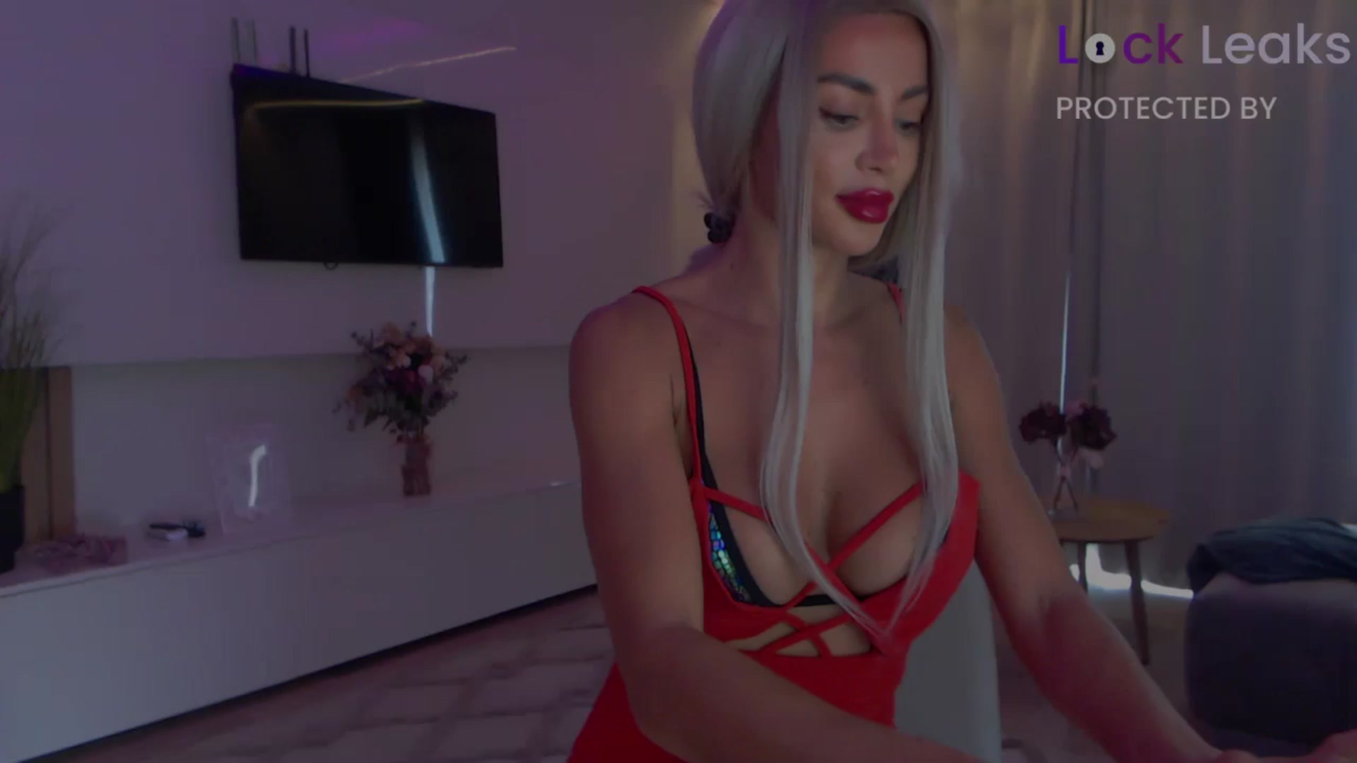 Gallery image thumbnail from Qu33n's myfreecams stream on, 10/04/2025, 07:43 image 19 of 20