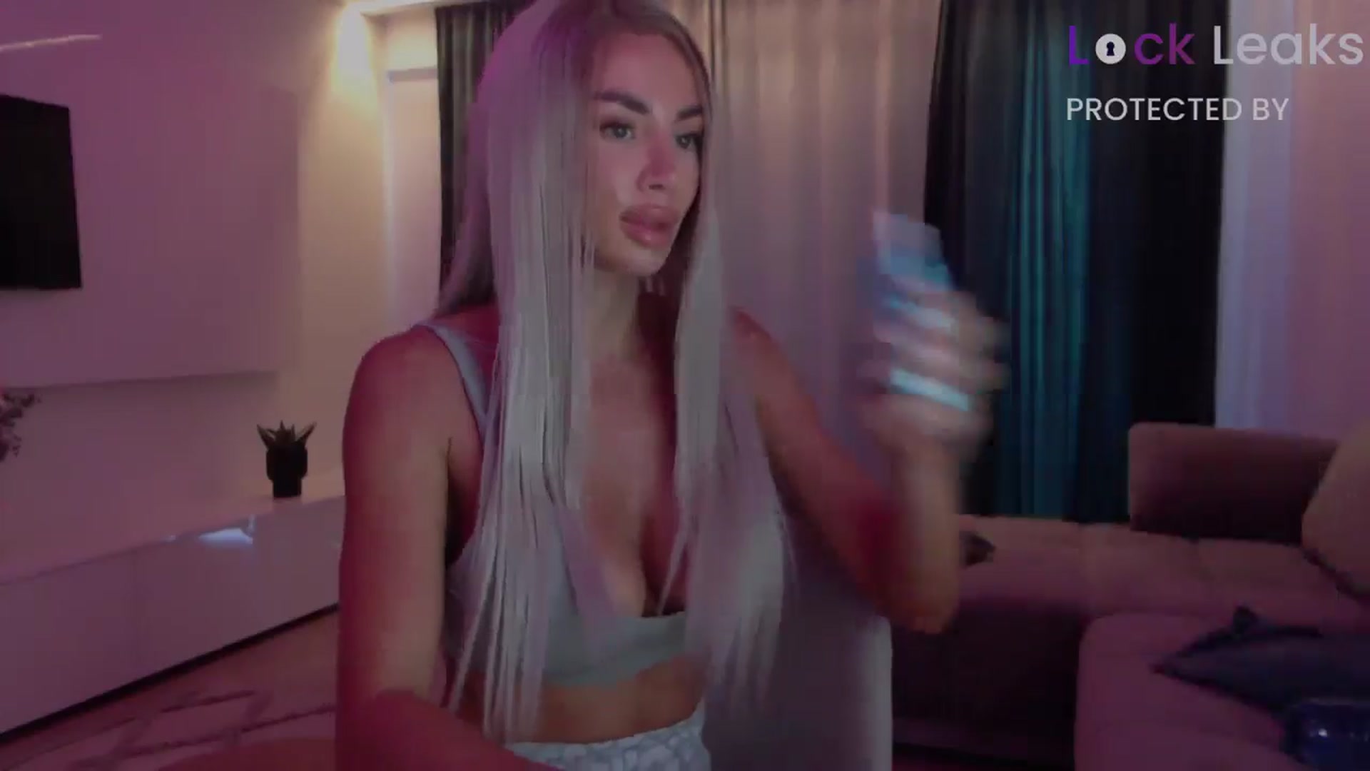 Gallery image thumbnail from Qu33n's myfreecams stream on, 10/05/2025, 08:41 image 2 of 20