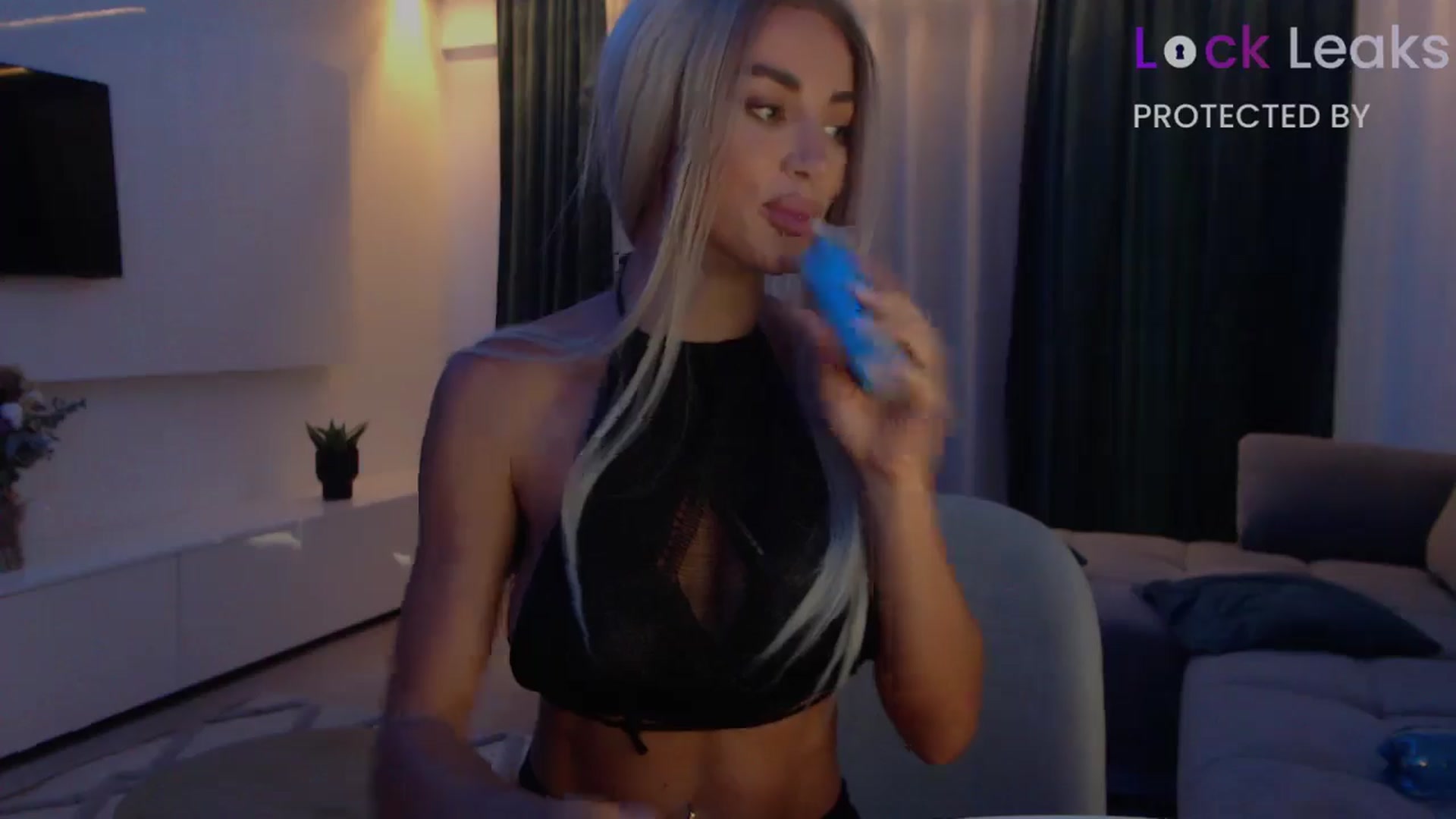 Gallery image thumbnail from Qu33n's myfreecams stream on, 10/07/2025, 08:12 image 17 of 20