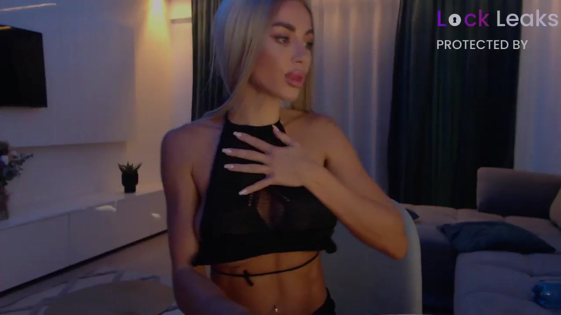 Gallery image thumbnail from Qu33n's myfreecams stream on, 10/07/2025, 08:12 image 5 of 20