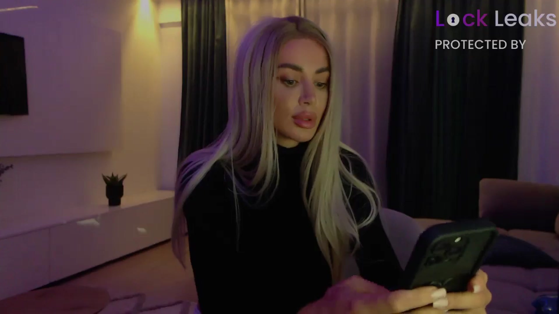 Gallery image thumbnail from Qu33n's myfreecams stream on, 10/07/2025, 10:05 image 19 of 20