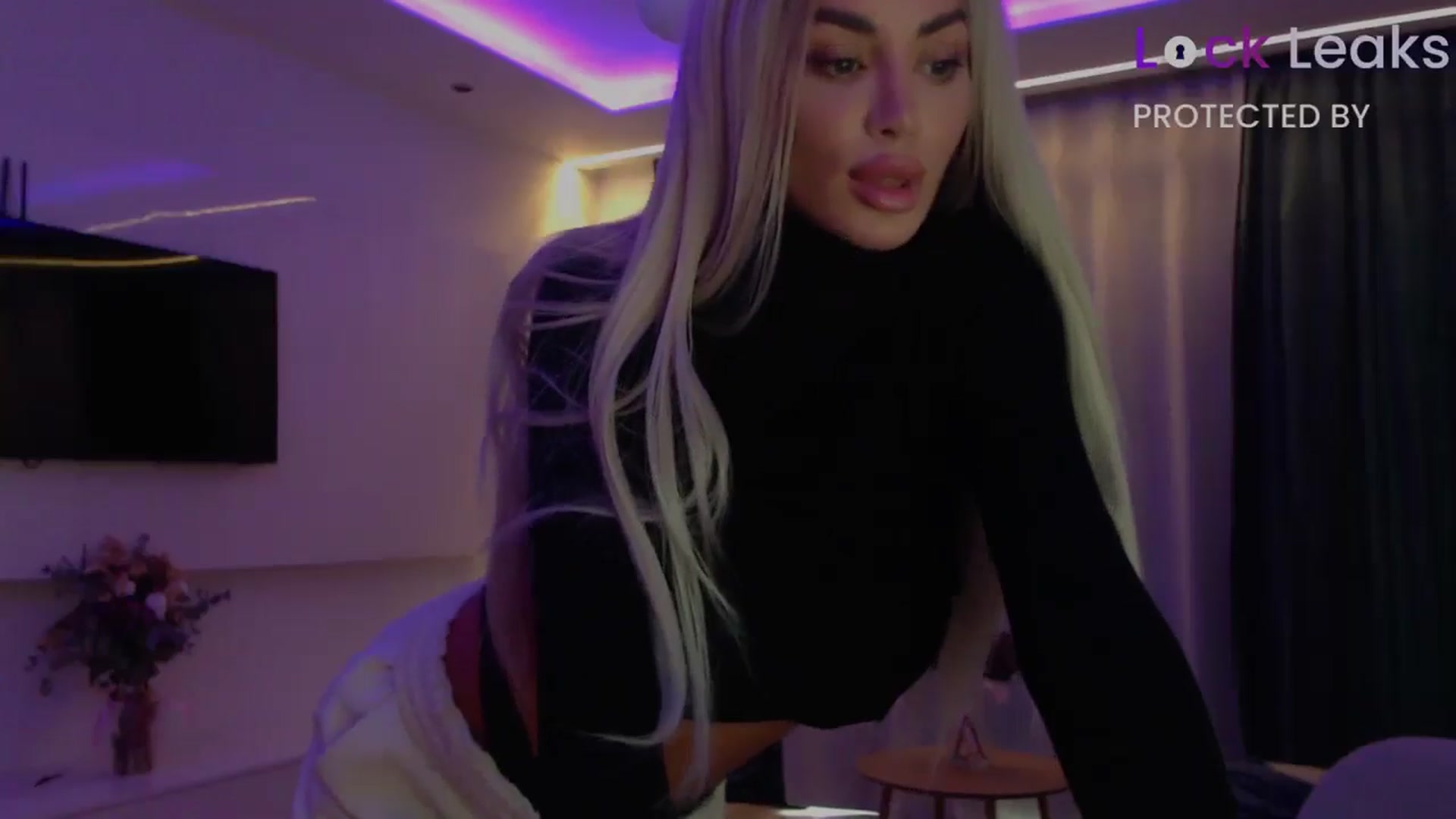 Gallery image thumbnail from Qu33n's myfreecams stream on, 10/07/2025, 10:05 image 11 of 20