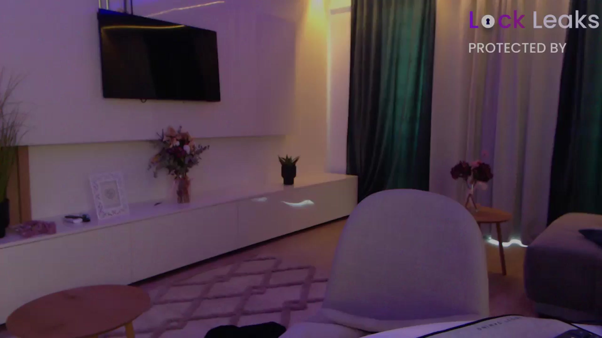 Gallery image thumbnail from Qu33n's myfreecams stream on, 10/10/2025, 10:16 image 6 of 20