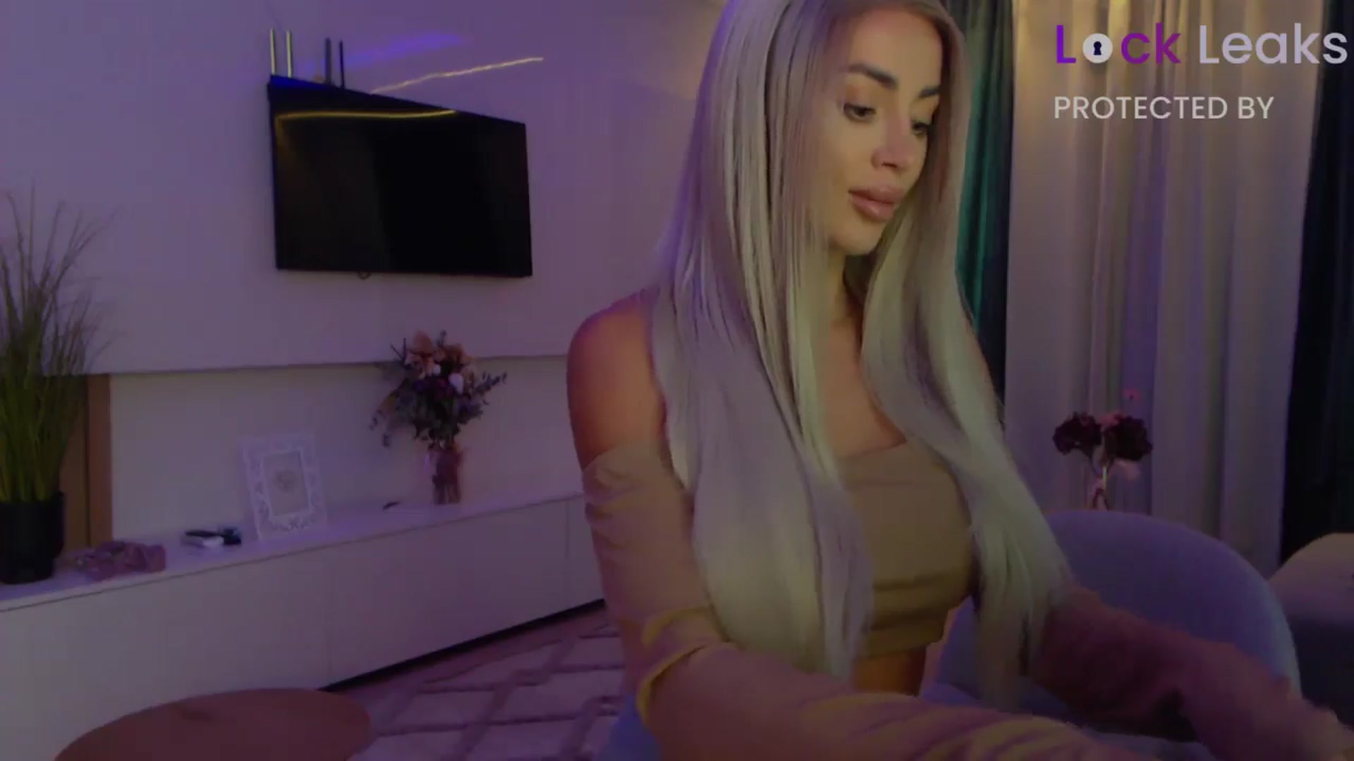 Gallery image thumbnail from Qu33n's myfreecams stream on, 10/10/2025, 10:16 image 4 of 20