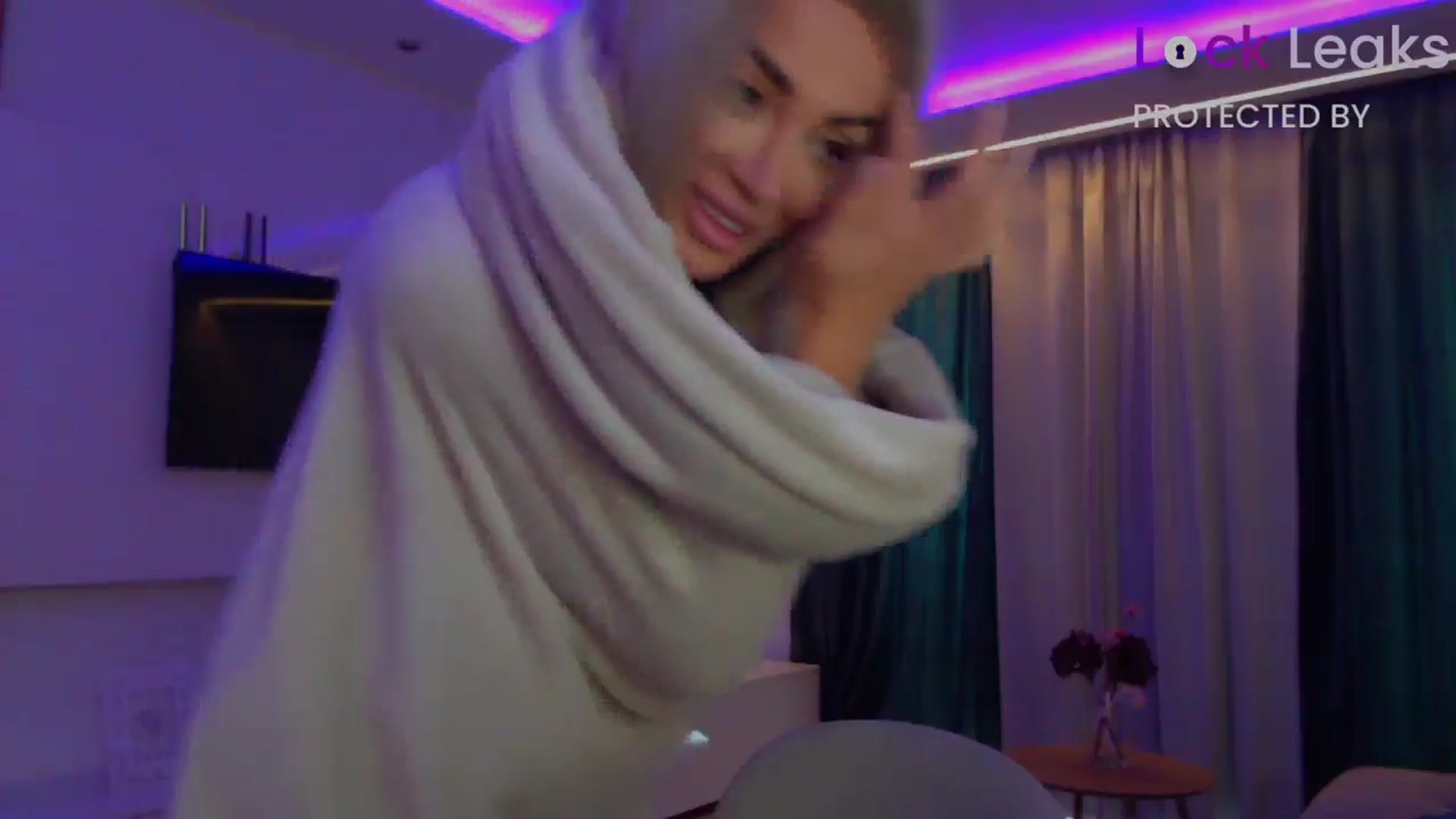 Gallery image thumbnail from Qu33n's myfreecams stream on, 10/11/2025, 10:54 image 6 of 20