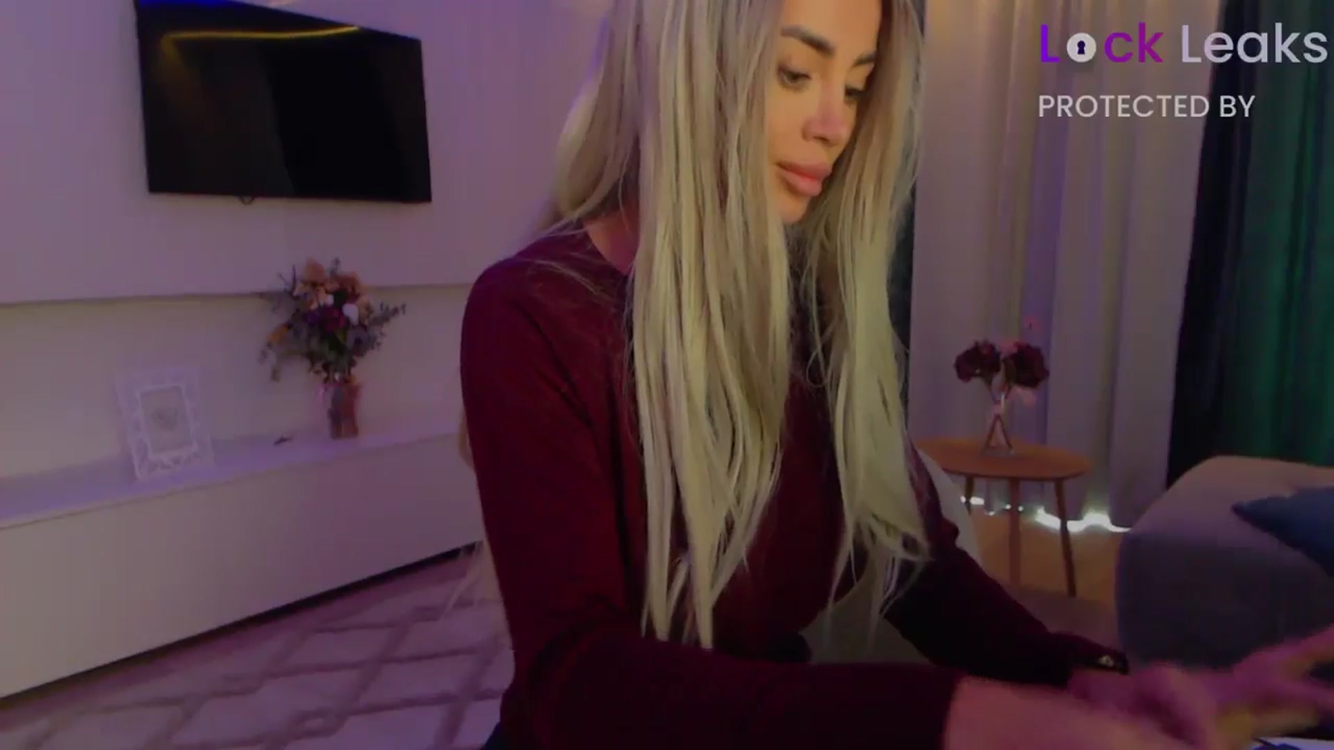 Gallery image thumbnail from Qu33n's myfreecams stream on, 10/11/2025, 10:54 image 19 of 20