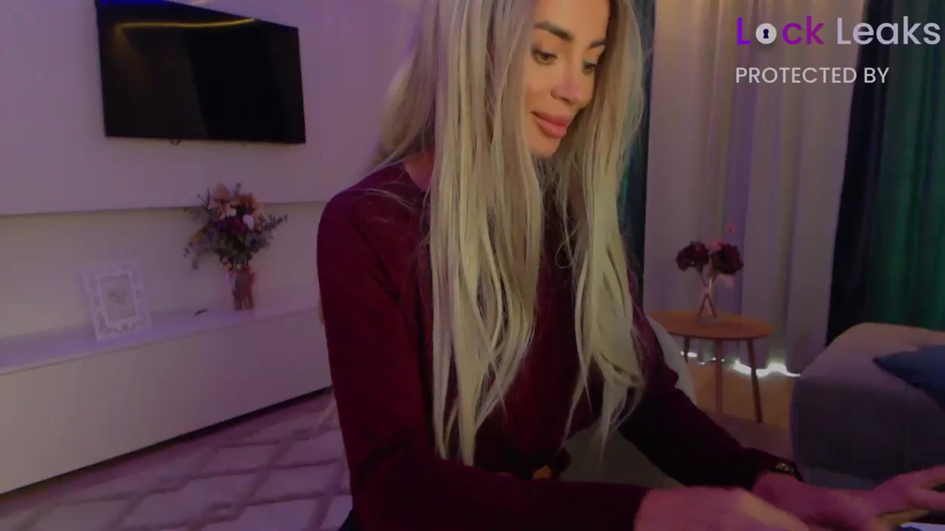 Gallery image thumbnail from Qu33n's myfreecams stream on, 10/11/2025, 10:54 image 20 of 20