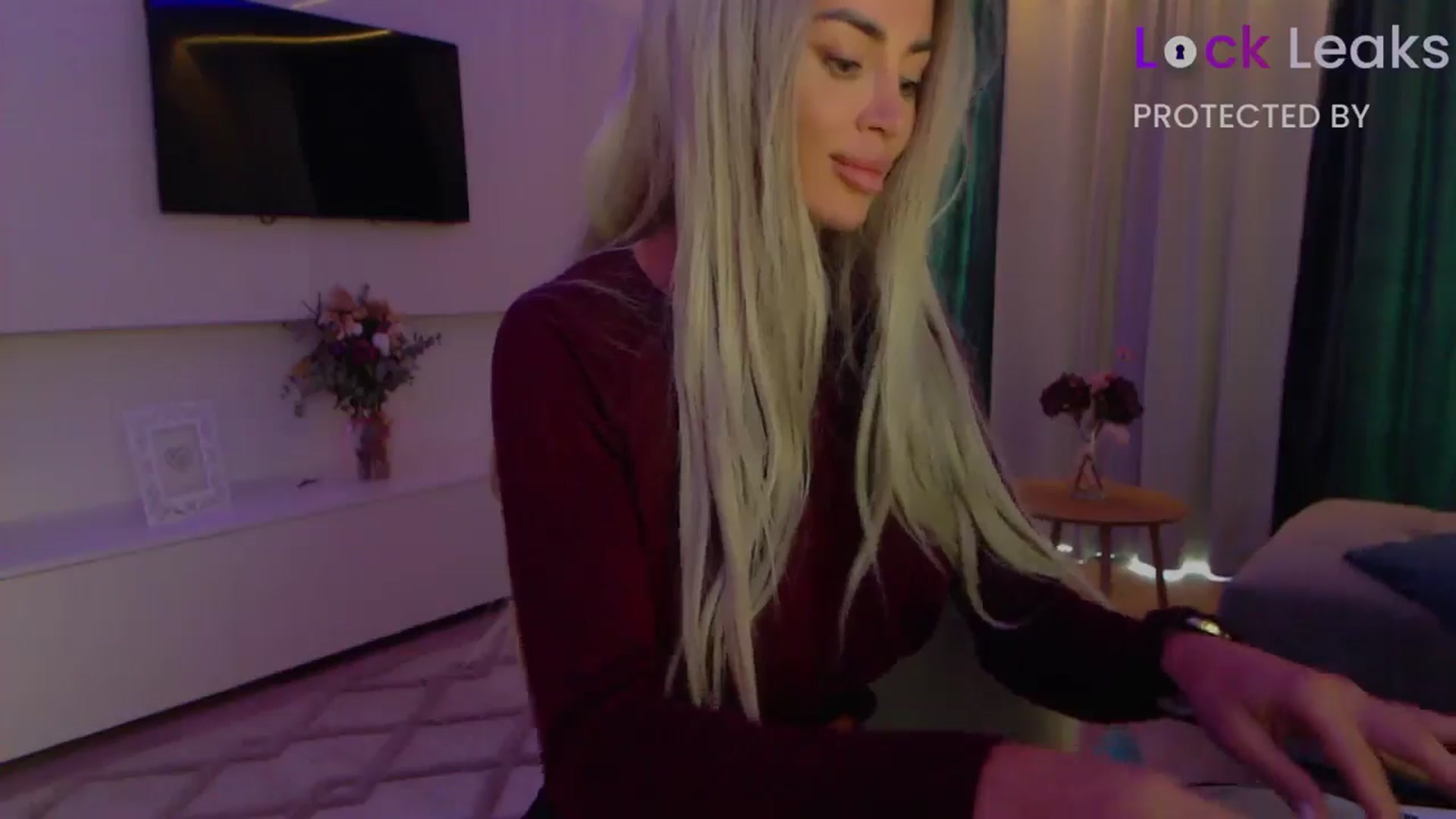 Gallery image thumbnail from Qu33n's myfreecams stream on, 10/11/2025, 10:54 image 15 of 20