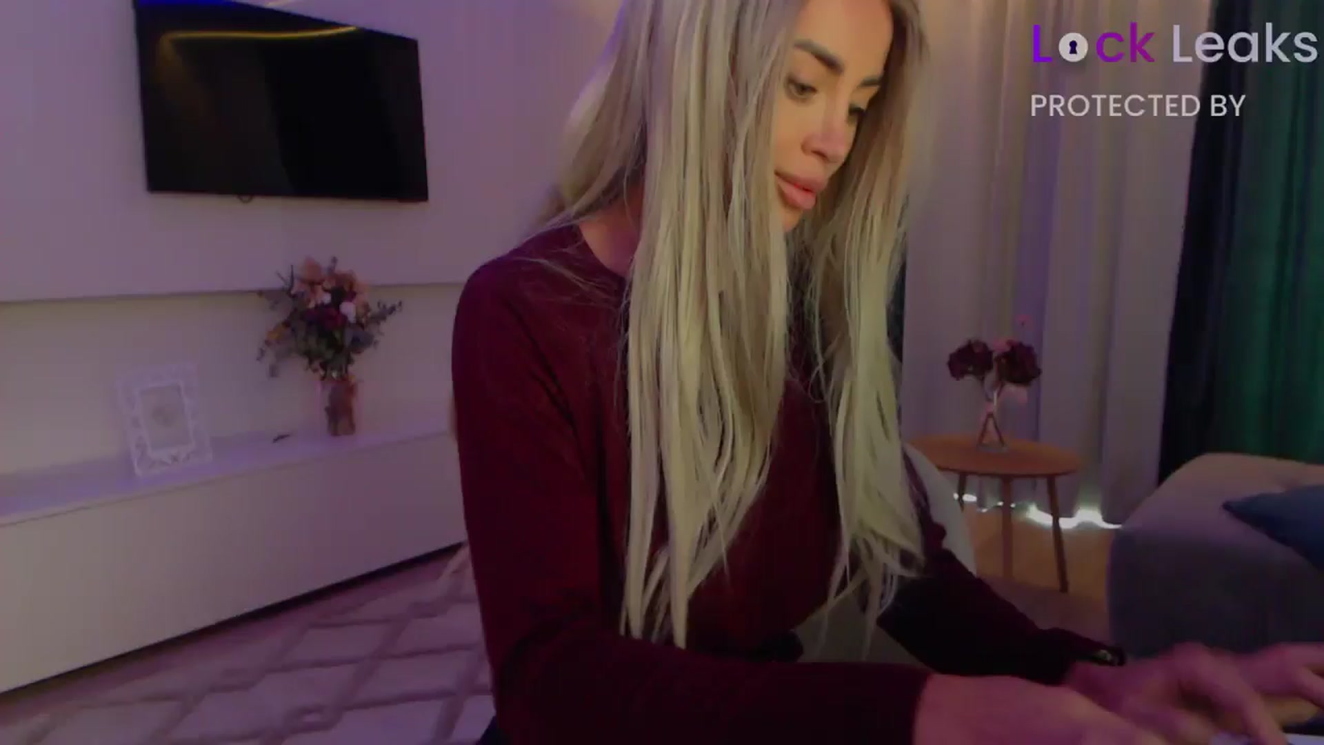 Gallery image thumbnail from Qu33n's myfreecams stream on, 10/11/2025, 10:54 image 18 of 20