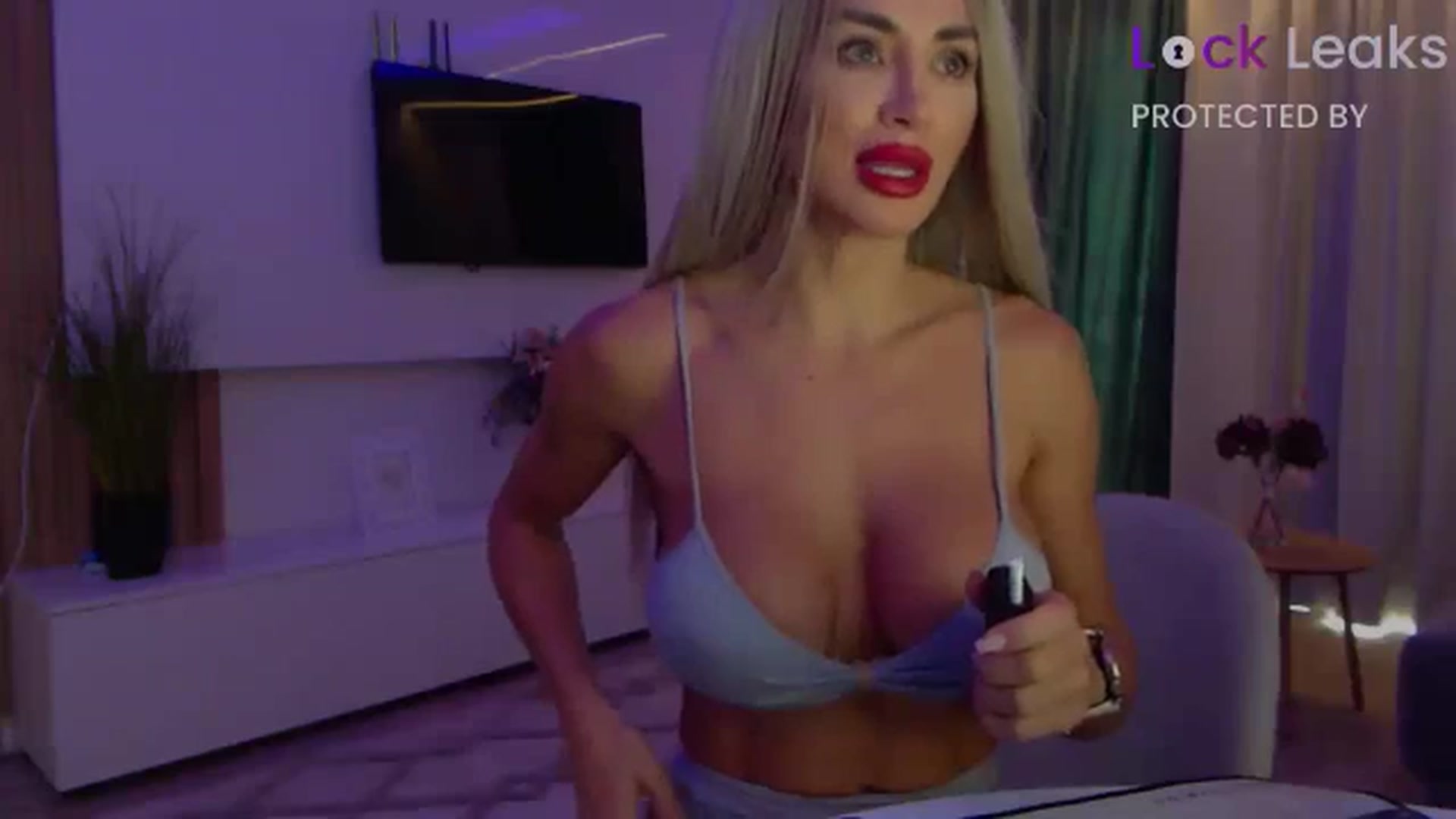 Gallery image thumbnail from Qu33n's myfreecams stream on, 10/12/2025, 09:46 image 14 of 20