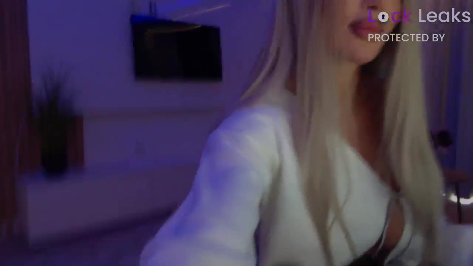 Gallery image thumbnail from Qu33n's myfreecams stream on, 10/14/2025, 09:24 image 16 of 20