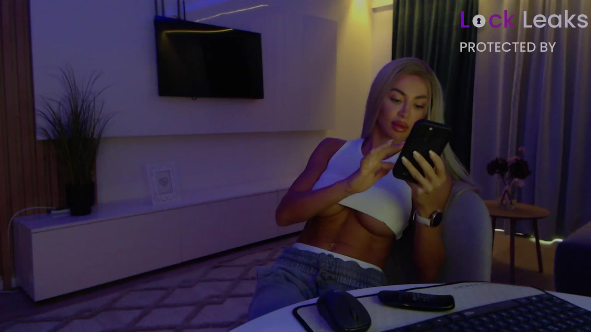 Gallery image thumbnail from Qu33n's myfreecams stream on, 10/15/2025, 06:51 image 7 of 20