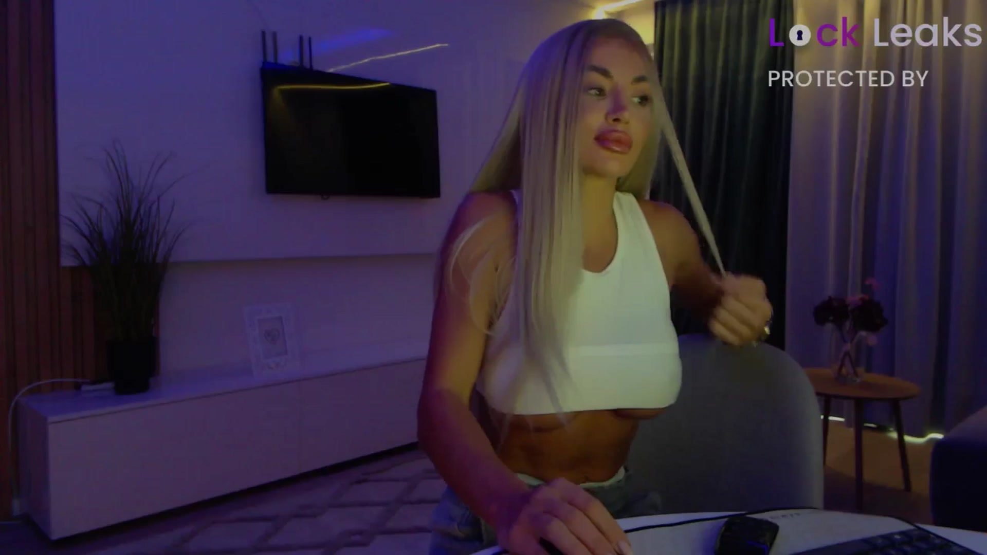 Gallery image thumbnail from Qu33n's myfreecams stream on, 10/15/2025, 06:51 image 6 of 20