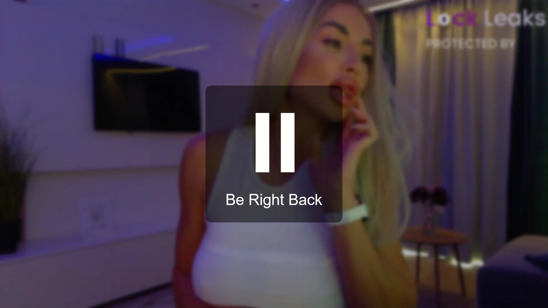 Gallery image thumbnail from Qu33n's myfreecams stream on, 10/15/2025, 08:10 image 14 of 20