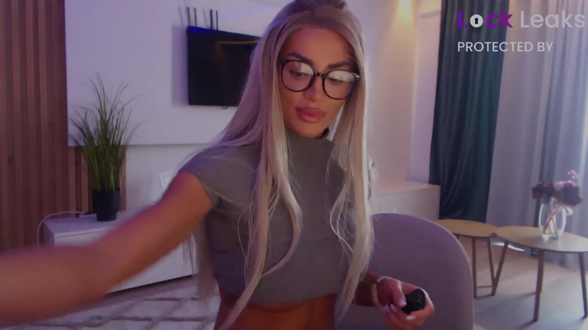 Gallery image thumbnail from Qu33n's myfreecams stream on, 10/22/2025, 09:53 image 7 of 20