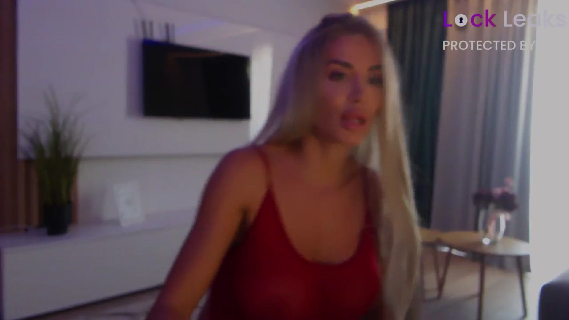 Gallery image thumbnail from Qu33n's myfreecams stream on, 10/22/2025, 09:53 image 15 of 20