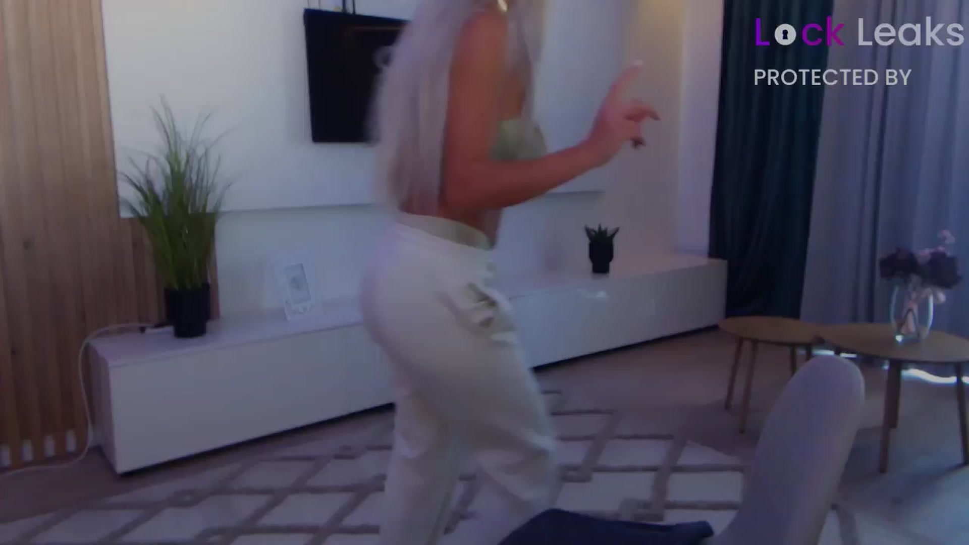 Gallery image thumbnail from Qu33n's myfreecams stream on, 10/29/2025, 10:57 image 7 of 20