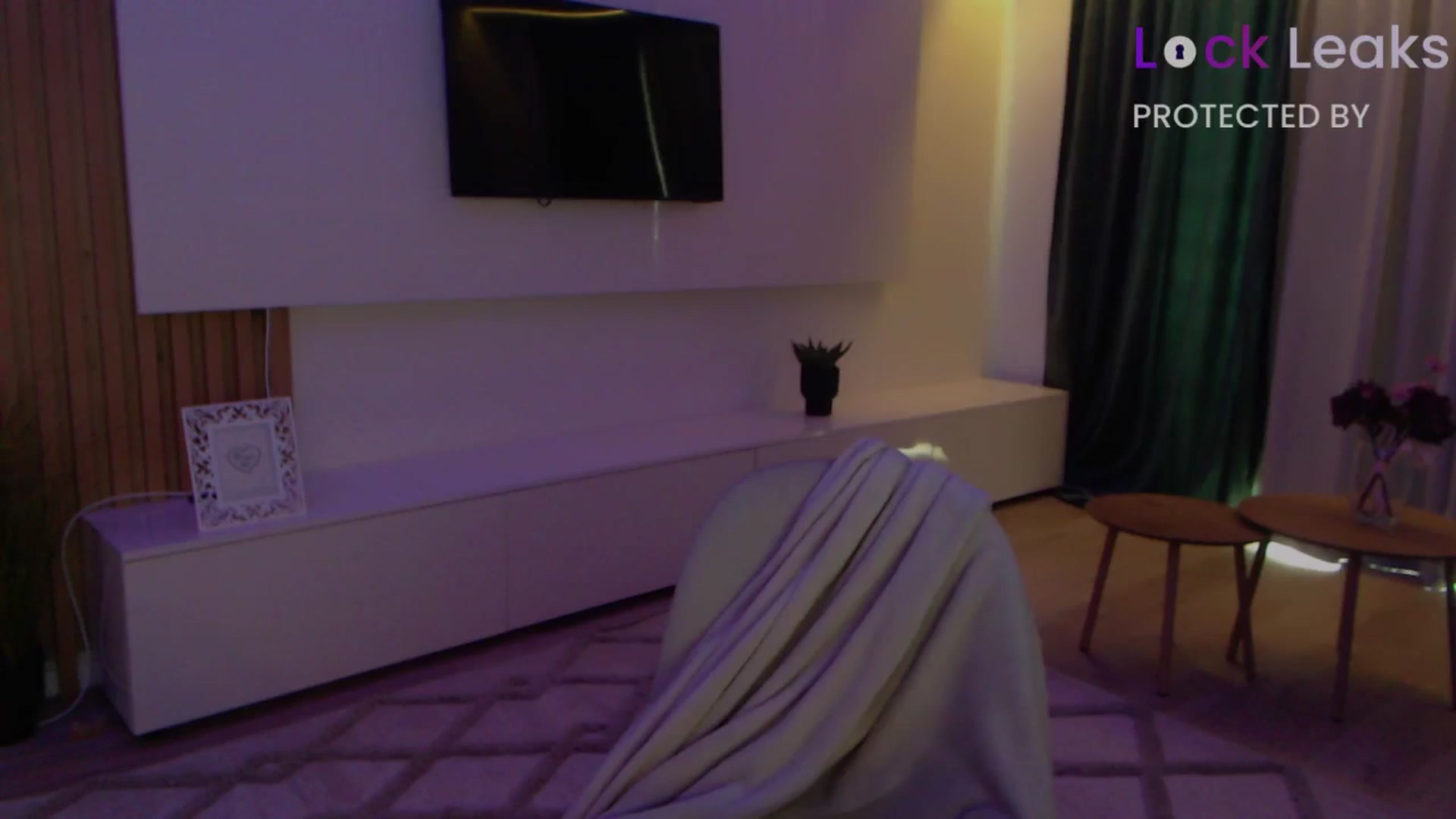 Gallery image thumbnail from Qu33n's myfreecams stream on, 11/20/2025, 10:07 image 19 of 20