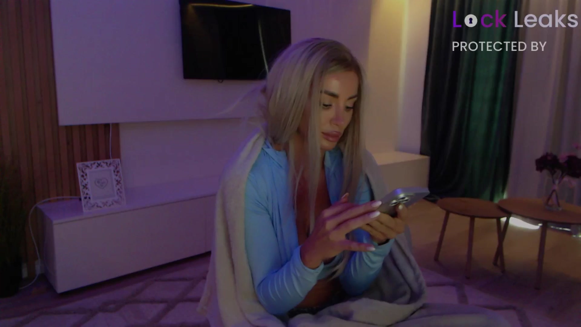 Gallery image thumbnail from Qu33n's myfreecams stream on, 11/20/2025, 10:07 image 15 of 20