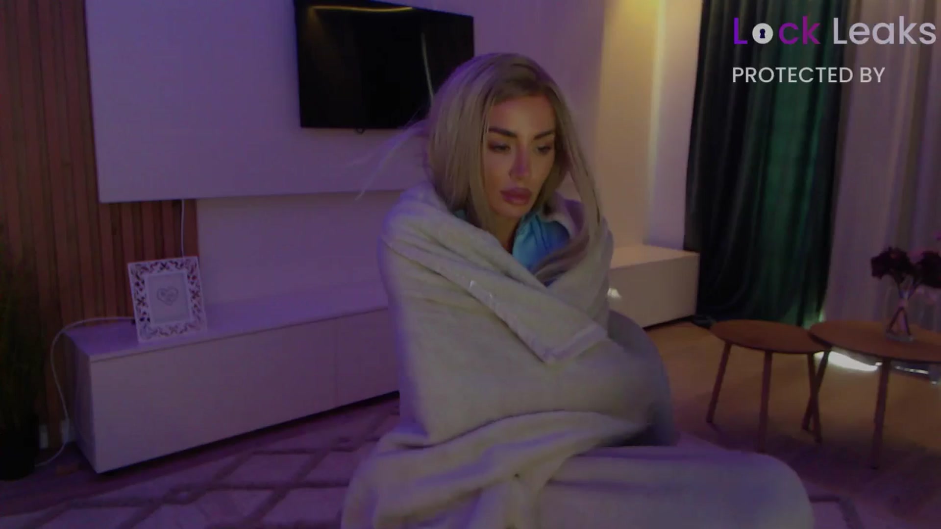 Gallery image thumbnail from Qu33n's myfreecams stream on, 11/20/2025, 10:07 image 14 of 20