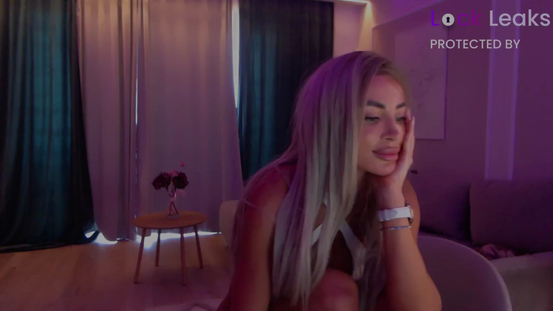 Gallery image thumbnail from Qu33n's myfreecams stream on, 11/25/2025, 09:51 image 18 of 20