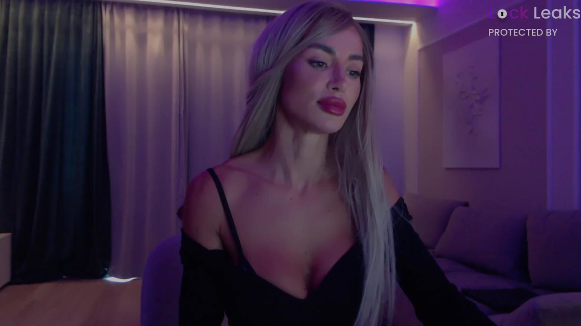 Gallery image thumbnail from Qu33n's myfreecams stream on, 11/27/2025, 11:17 image 17 of 20