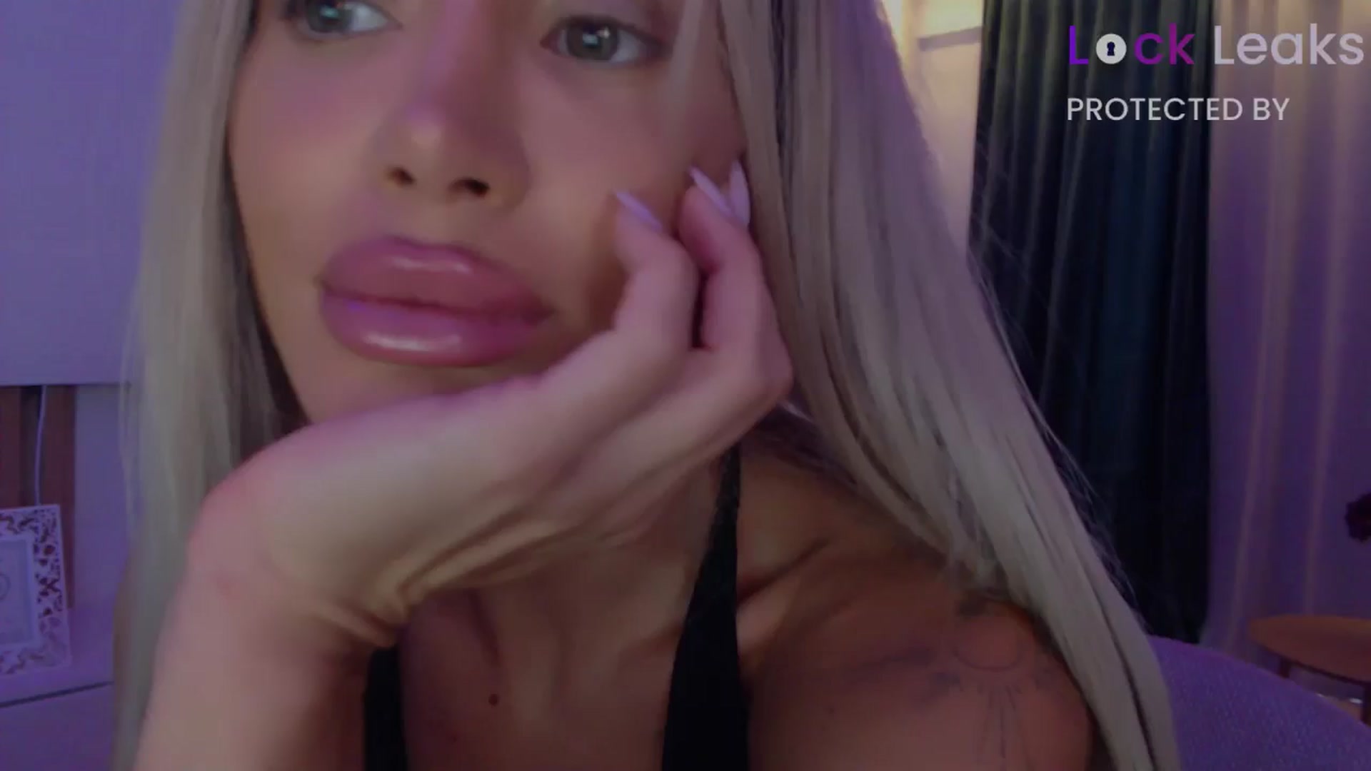Gallery image thumbnail from Qu33n's myfreecams stream on, 11/29/2025, 11:09 image 5 of 20