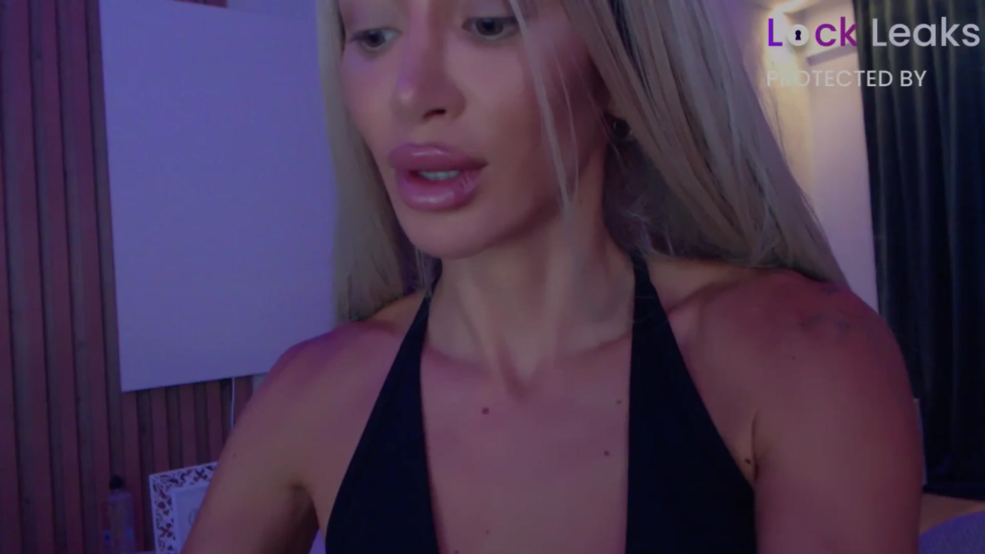 Gallery image thumbnail from Qu33n's myfreecams stream on, 11/29/2025, 11:09 image 3 of 20