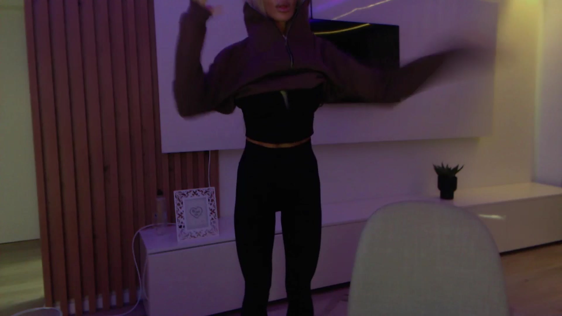 Gallery image thumbnail from Qu33n's myfreecams stream on, 12/03/2025, 11:05 image 20 of 20