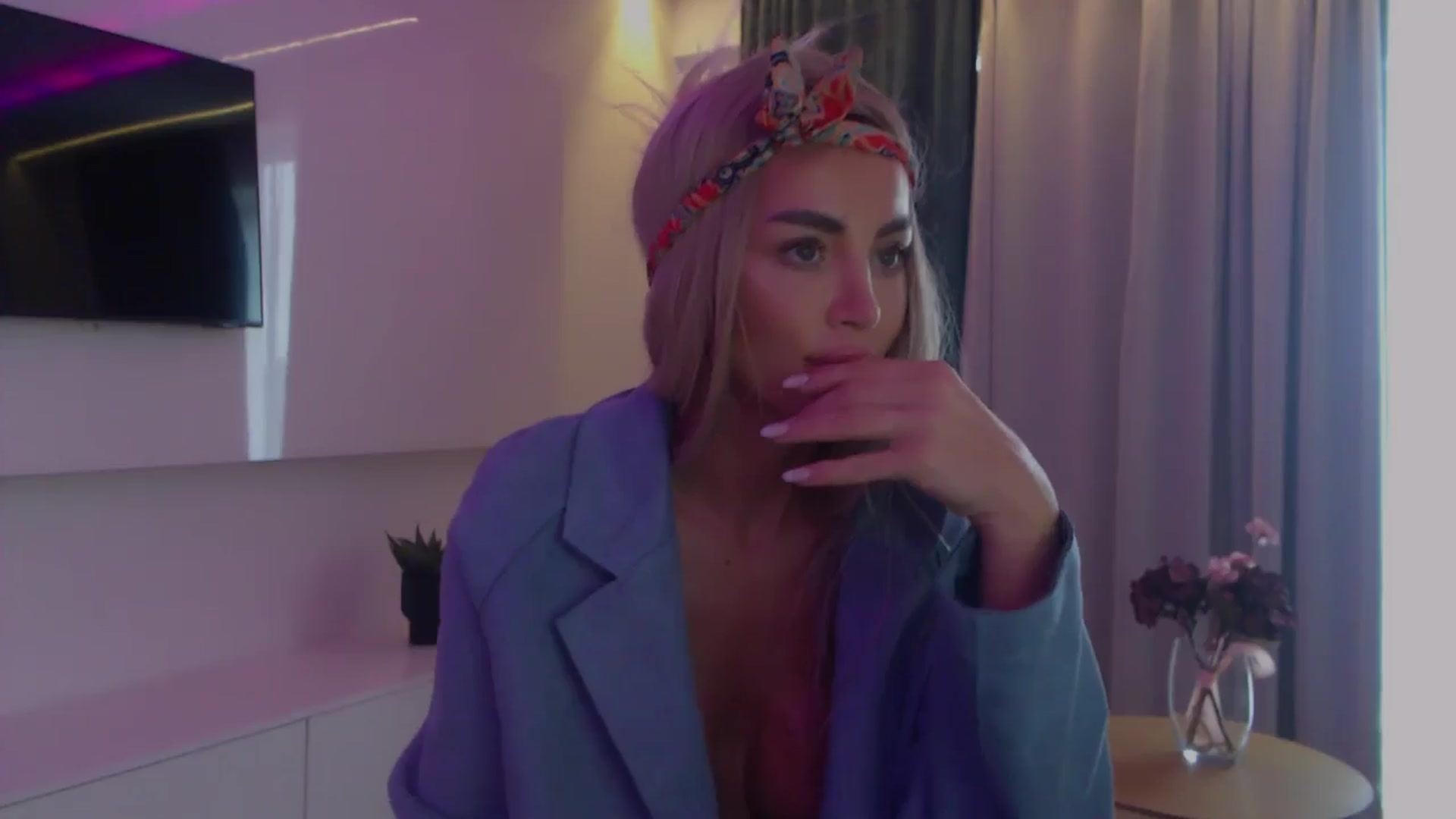 Gallery image thumbnail from Qu33n's myfreecams stream on, 12/23/2025, 10:59 image 5 of 20