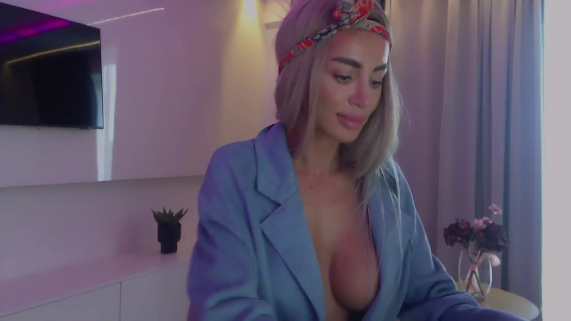 Gallery image thumbnail from Qu33n's myfreecams stream on, 12/23/2025, 10:59 image 8 of 20