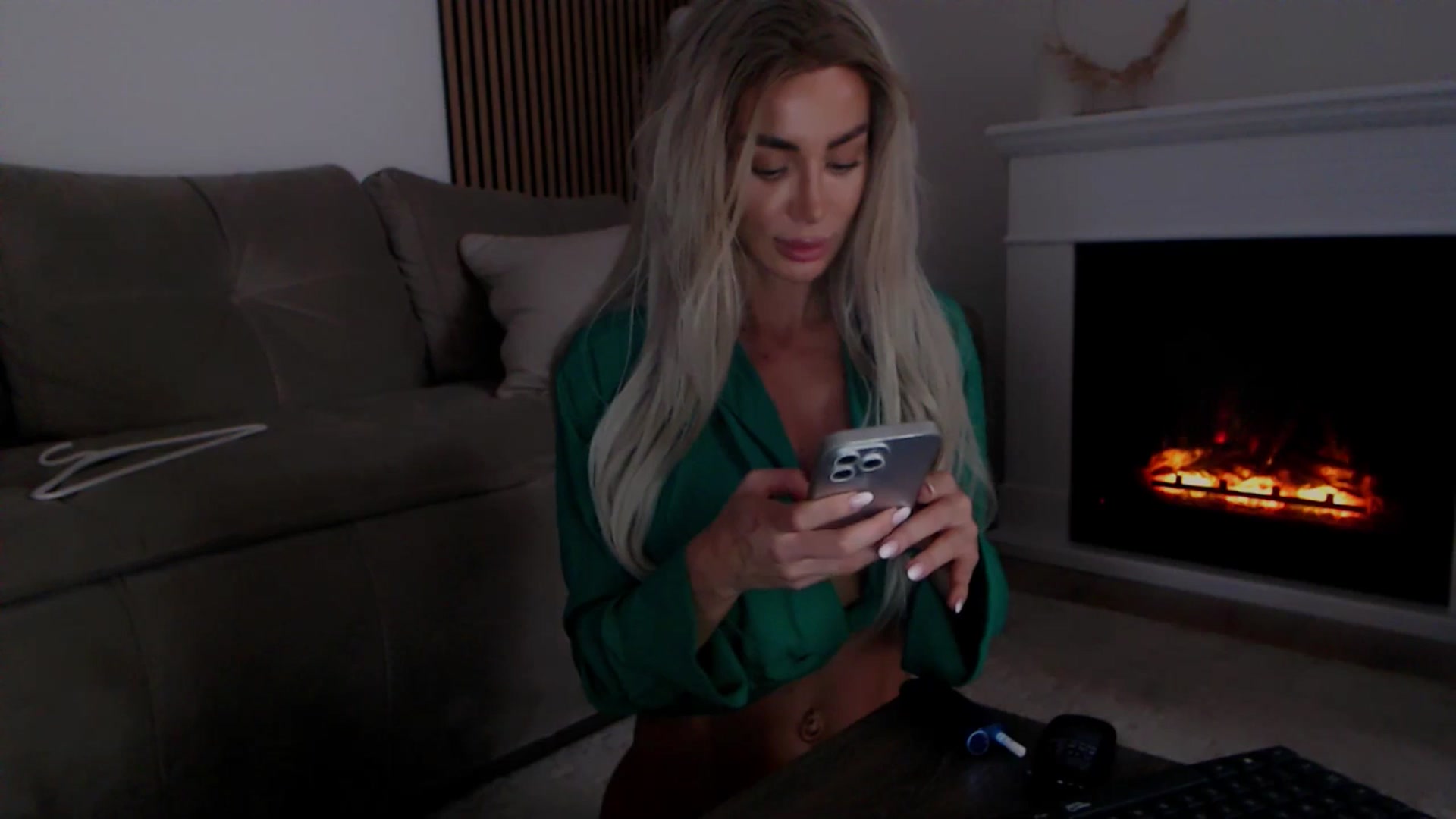 Gallery image thumbnail from Qu33n's myfreecams stream on, 12/25/2025, 14:10 image 9 of 20
