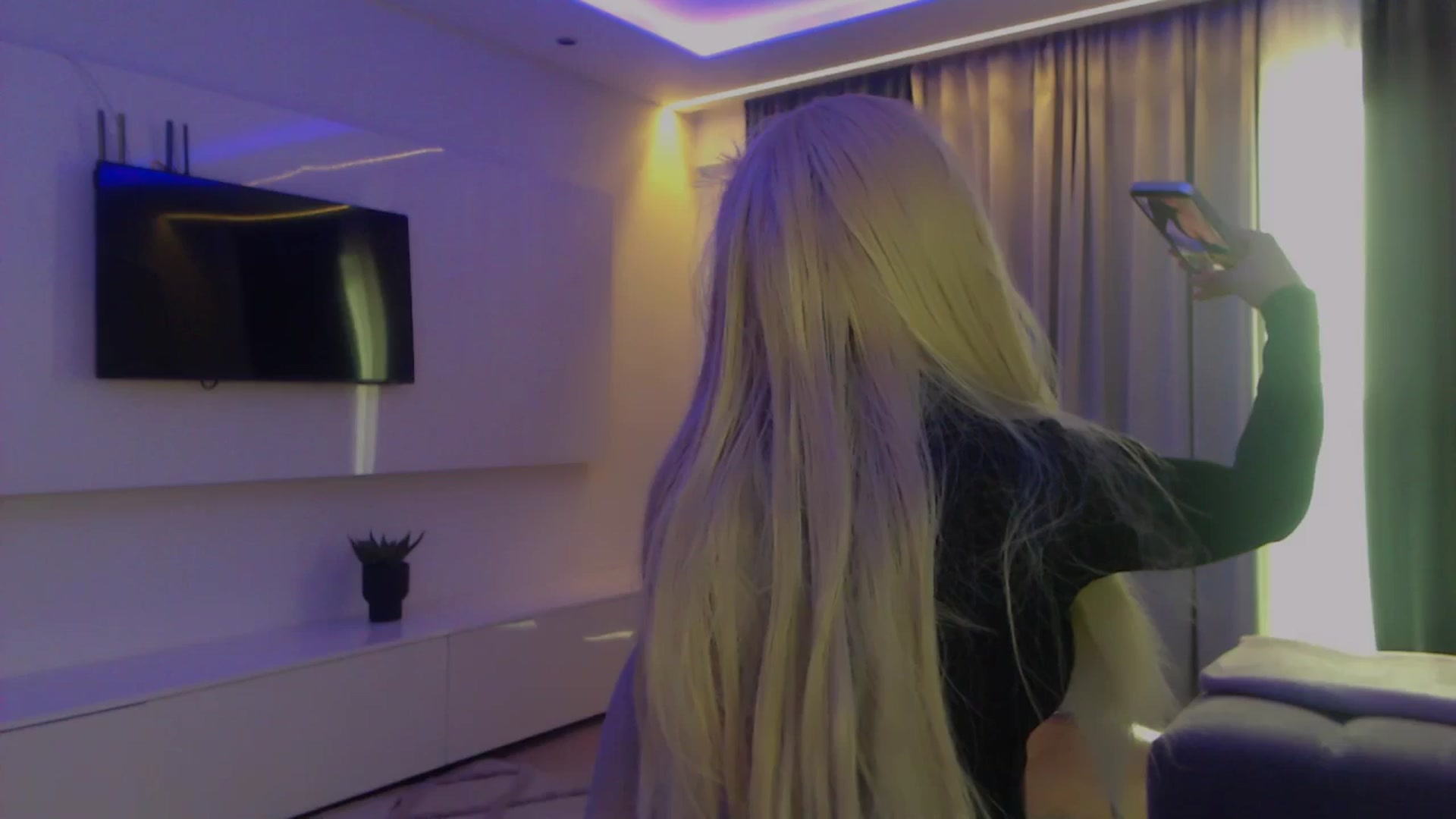 Gallery image thumbnail from Qu33n's myfreecams stream on, 01/06/2026, 08:48 image 2 of 20