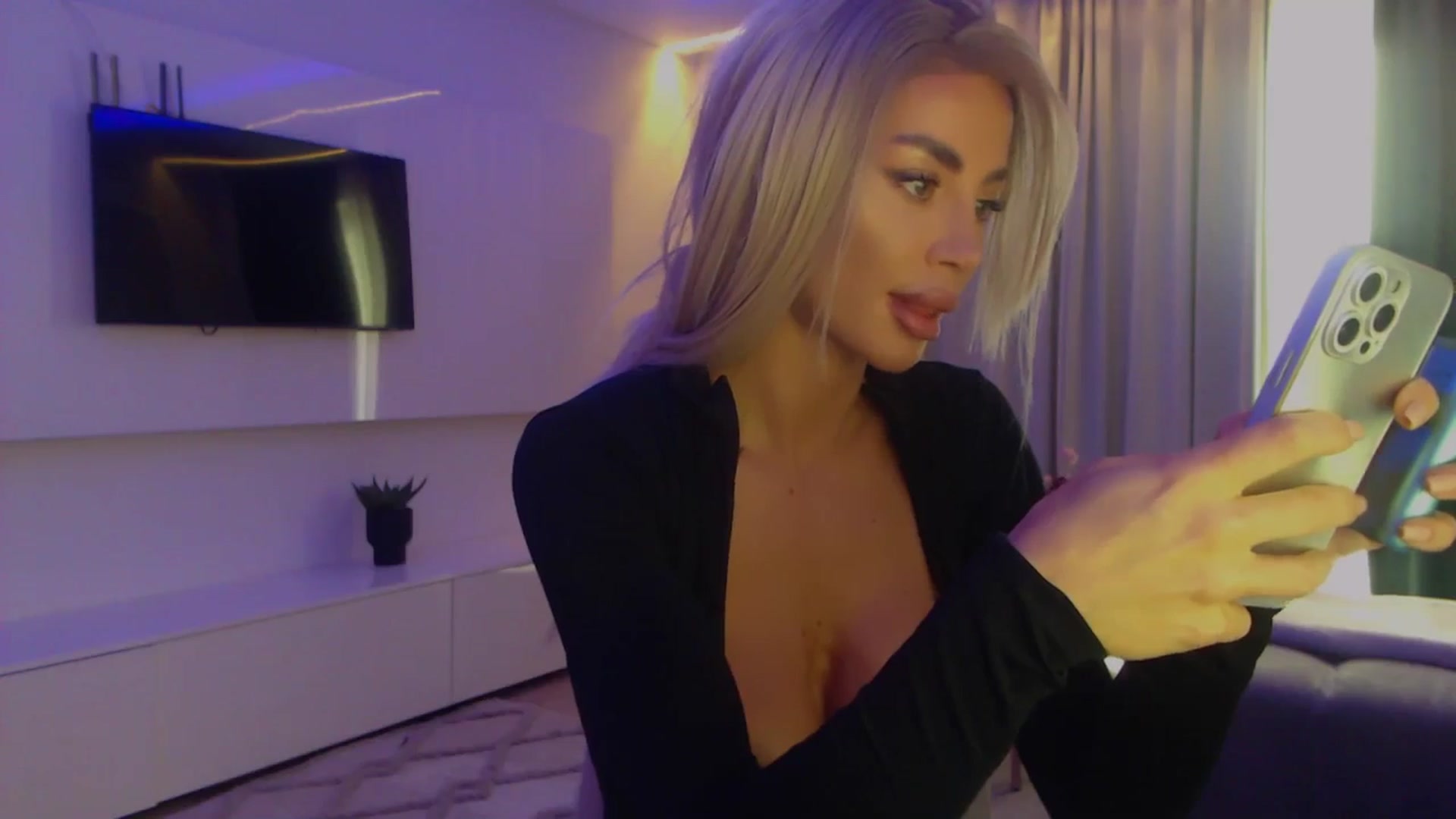 Gallery image thumbnail from Qu33n's myfreecams stream on, 01/06/2026, 08:48 image 9 of 20