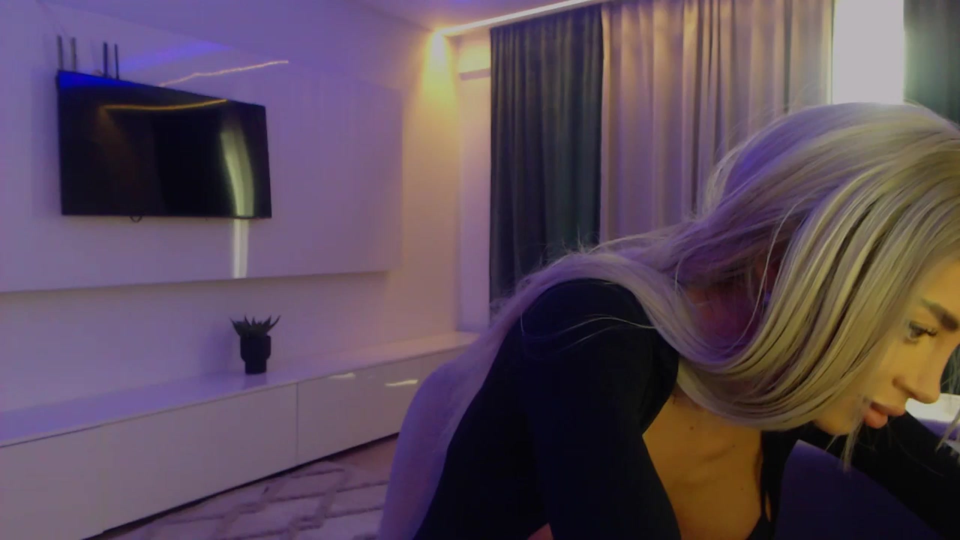 Gallery image thumbnail from Qu33n's myfreecams stream on, 01/06/2026, 09:03 image 7 of 20