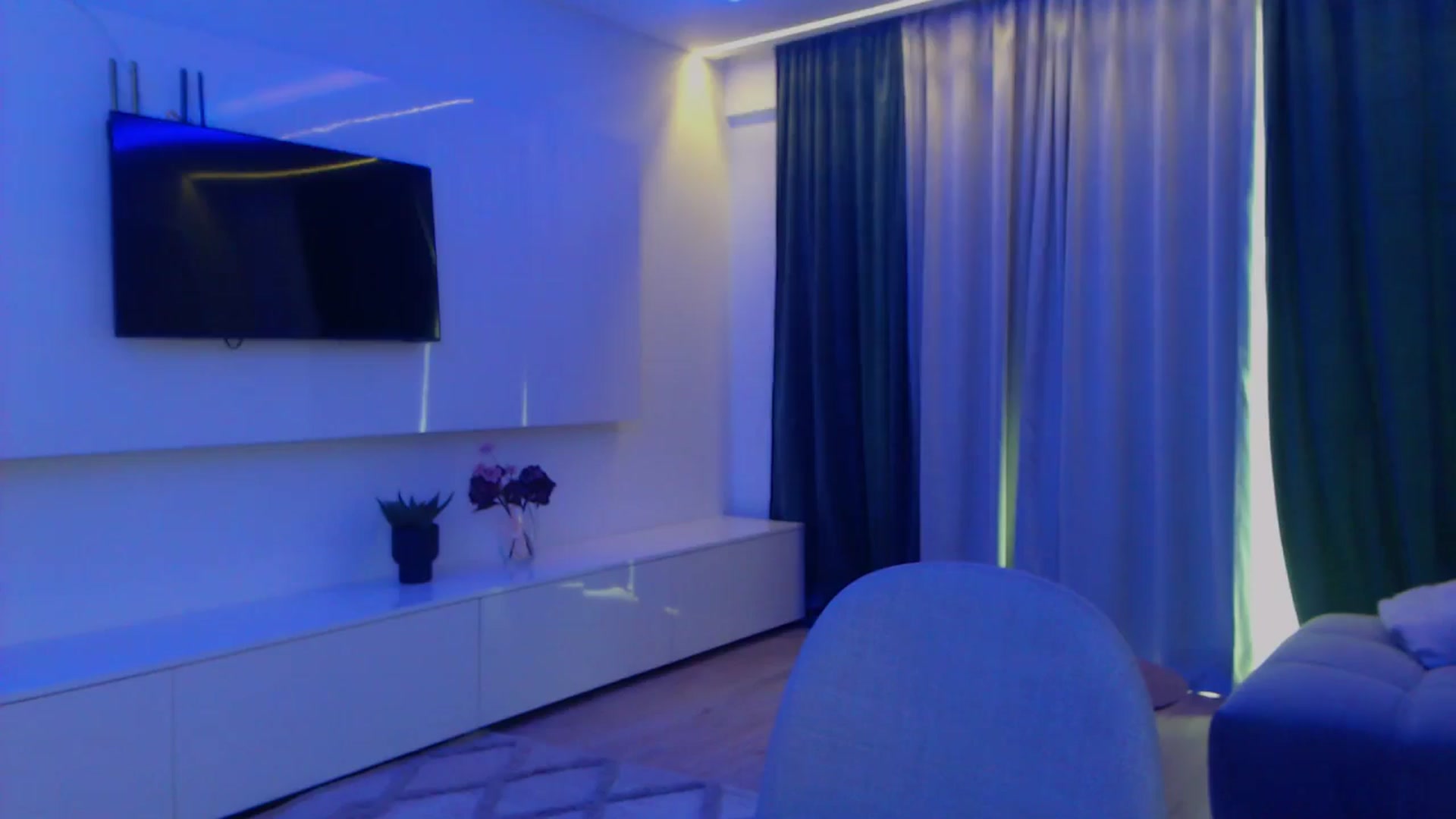 Gallery image thumbnail from Qu33n's myfreecams stream on, 01/31/2026, 10:13 image 7 of 20