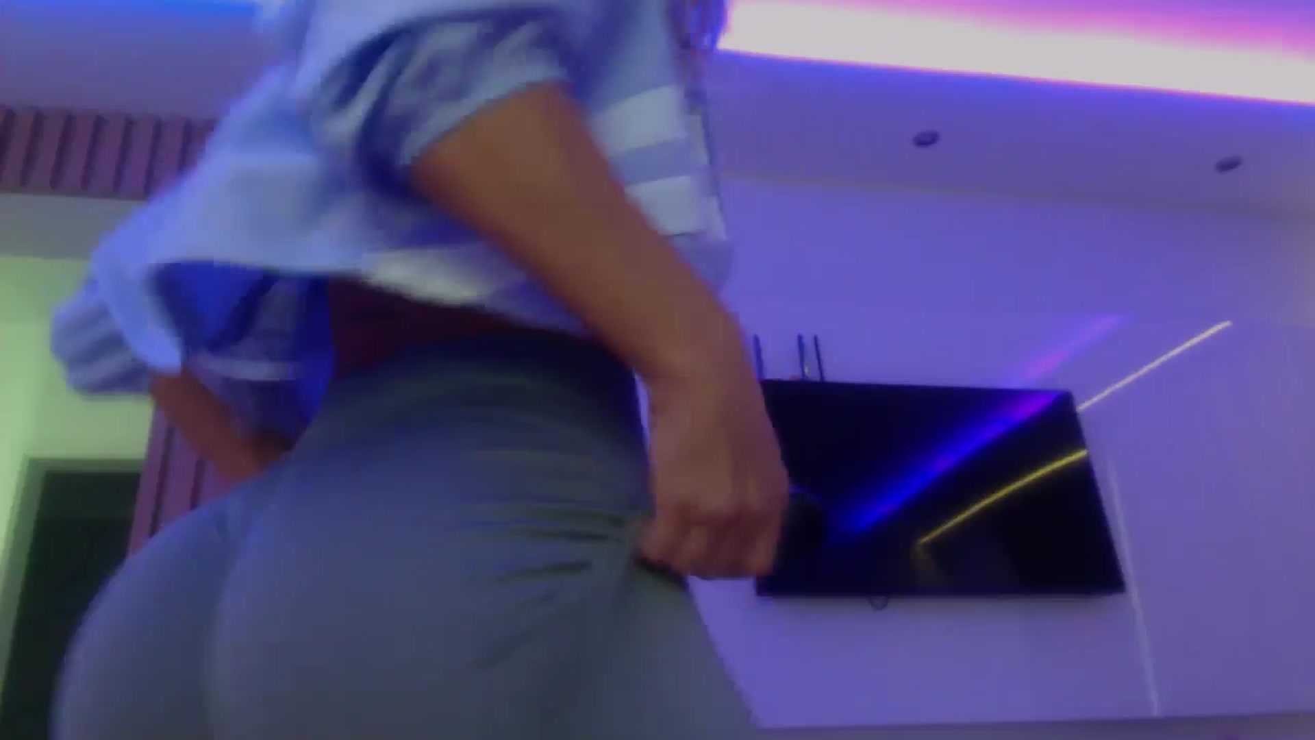 Gallery image thumbnail from Qu33n's myfreecams stream on, 01/31/2026, 12:06 image 13 of 20