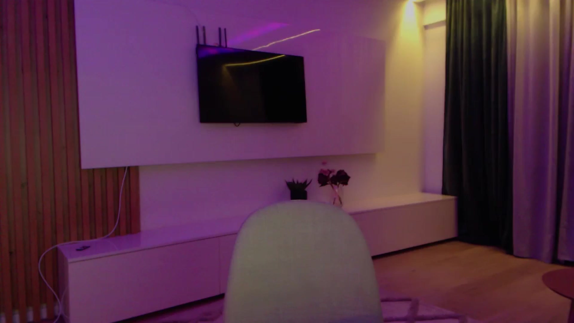 Gallery image thumbnail from Qu33n's myfreecams stream on, 02/01/2026, 19:16 image 17 of 20
