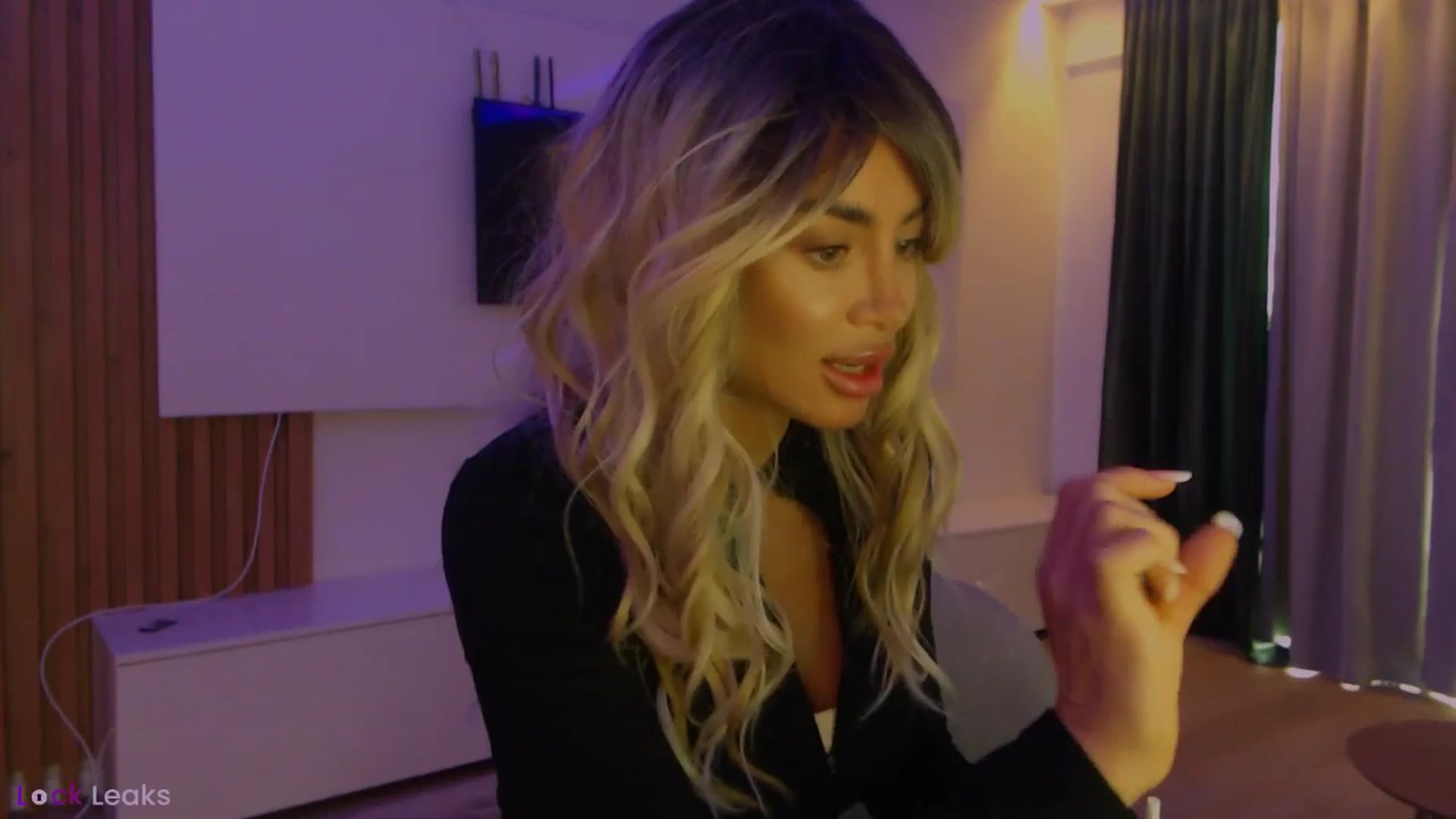 Gallery image thumbnail from Qu33n's myfreecams stream on, 02/06/2026, 10:37 image 8 of 20