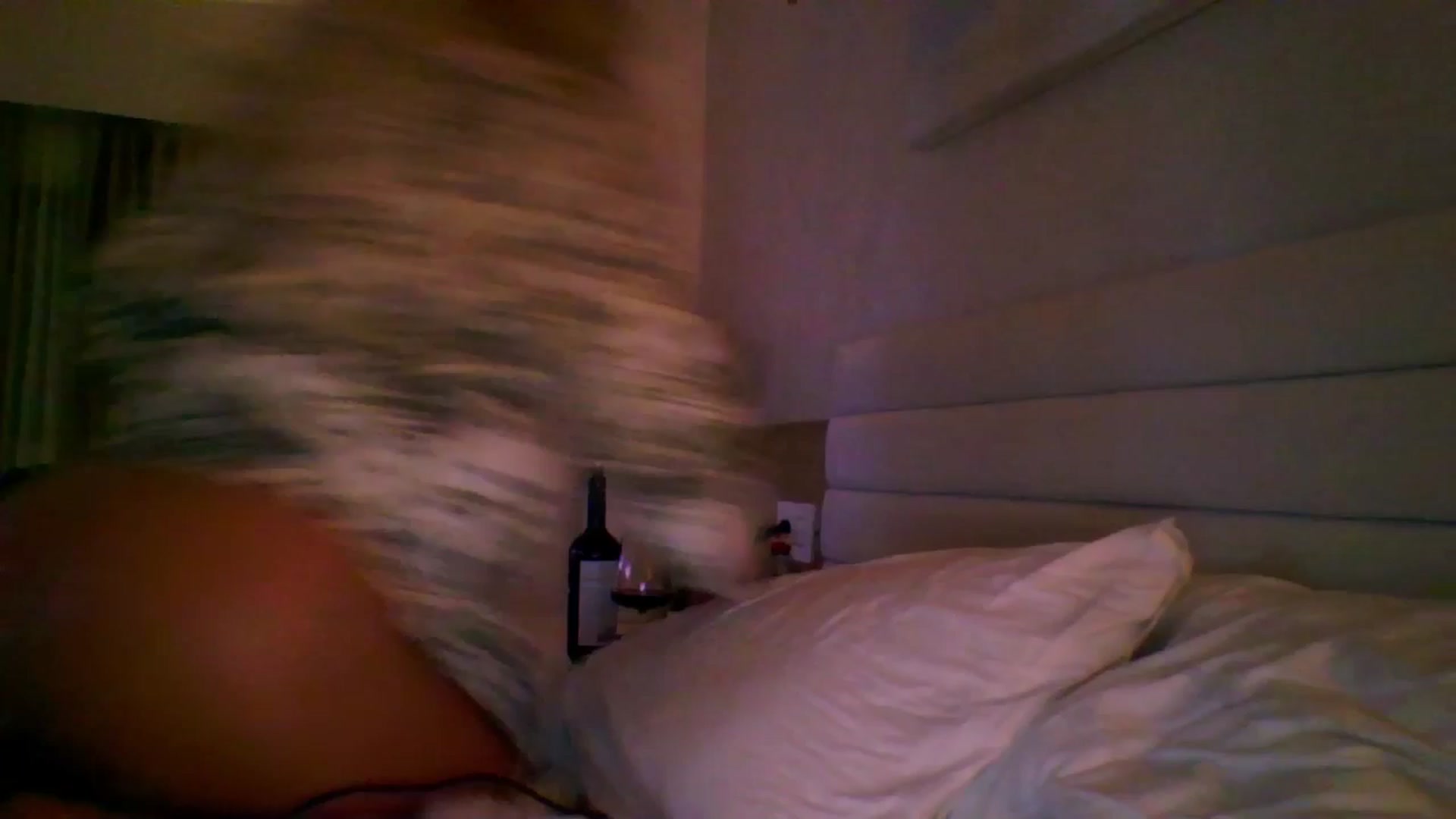 Gallery image thumbnail from Qu33n's myfreecams stream on, 02/22/2026, 20:20 image 17 of 20