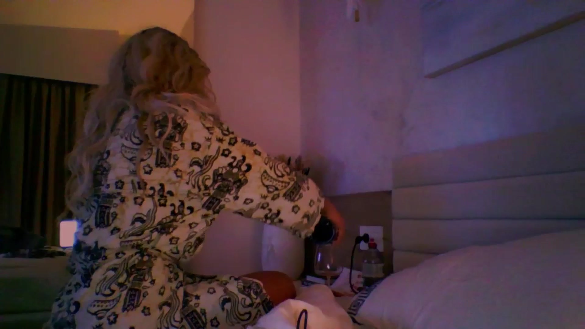 Gallery image thumbnail from Qu33n's myfreecams stream on, 02/22/2026, 20:20 image 9 of 20