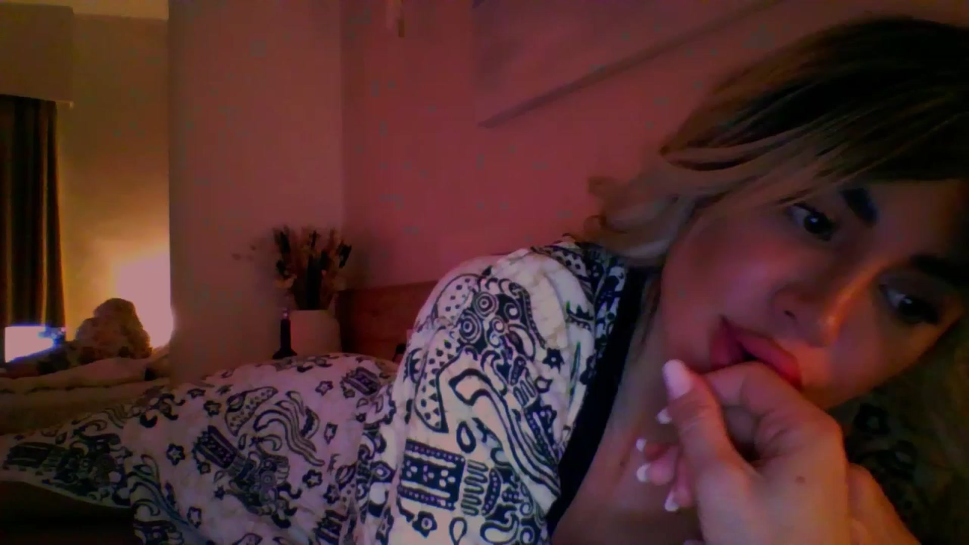 Gallery image thumbnail from Qu33n's myfreecams stream on, 02/22/2026, 20:20 image 11 of 20
