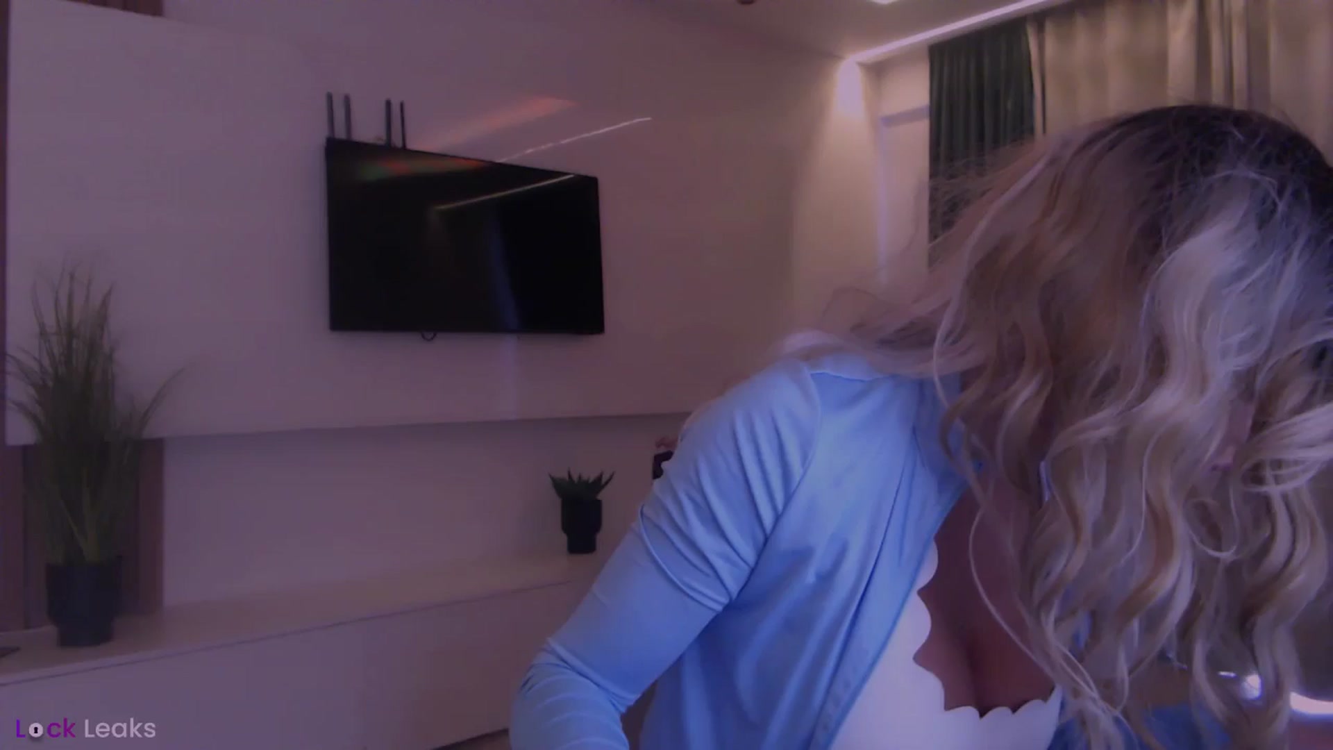 Gallery image thumbnail from Qu33n's myfreecams stream on, 02/28/2026, 09:41 image 1 of 20
