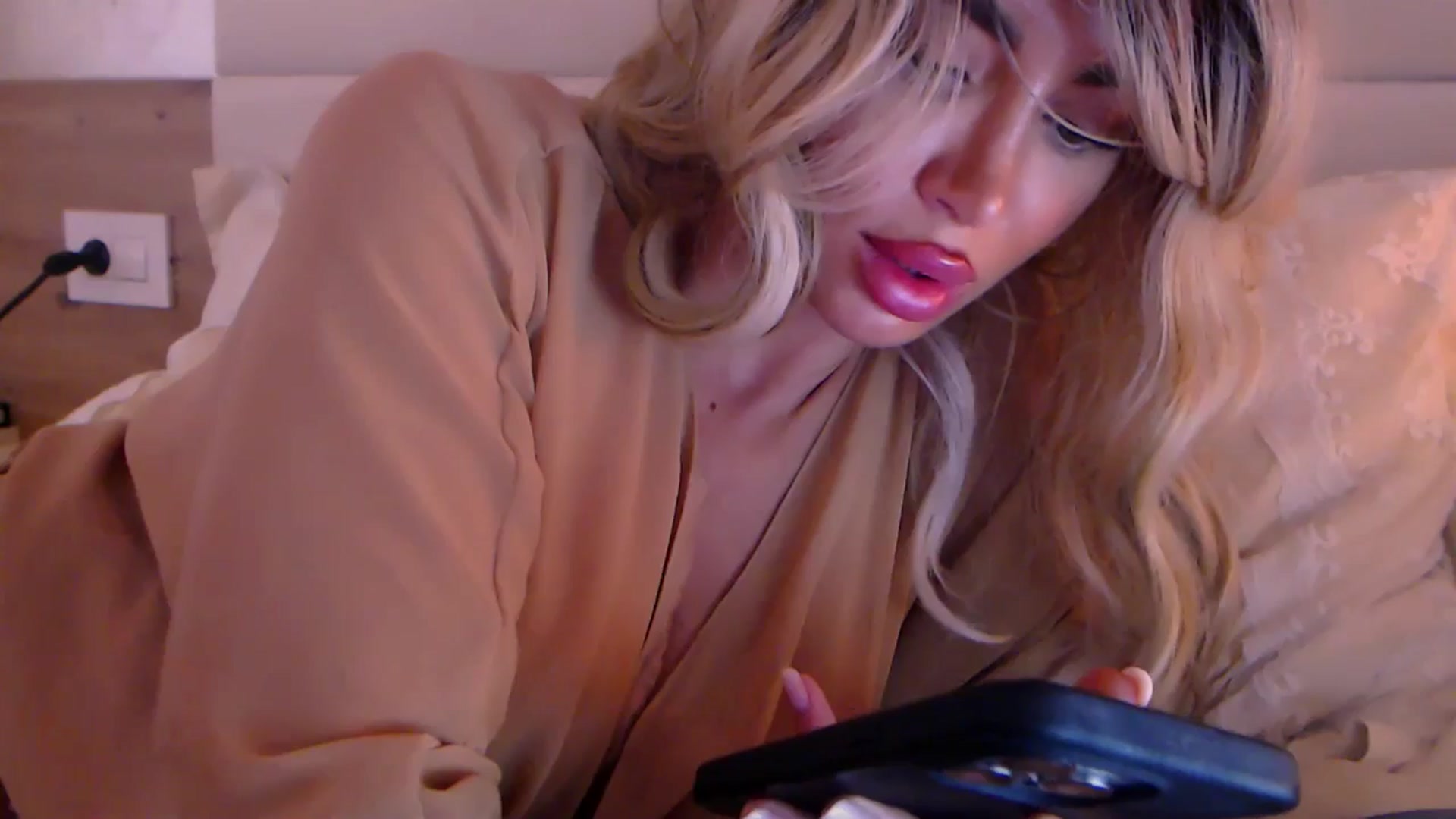 Gallery image thumbnail from Qu33n's myfreecams stream on, 03/03/2026, 12:46 image 9 of 20
