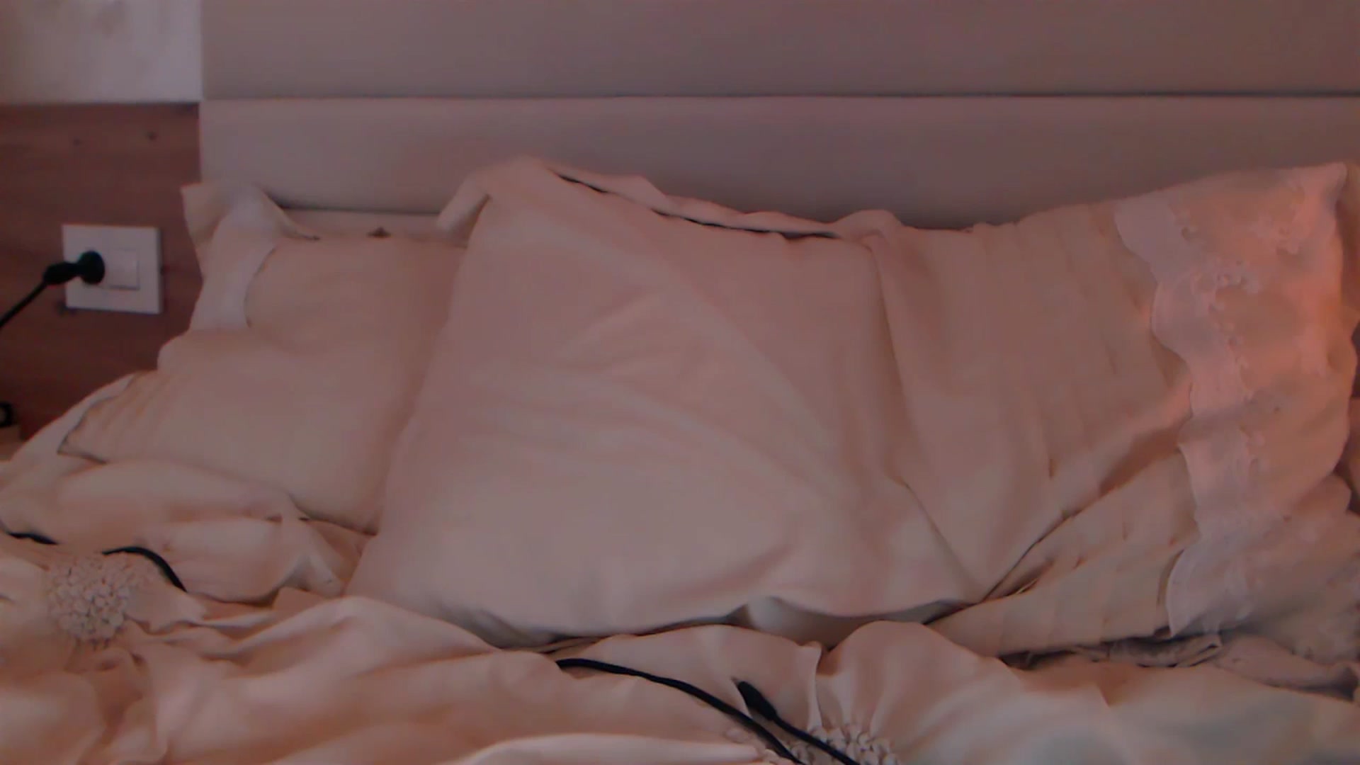 Gallery image thumbnail from Qu33n's myfreecams stream on, 03/03/2026, 12:46 image 11 of 20