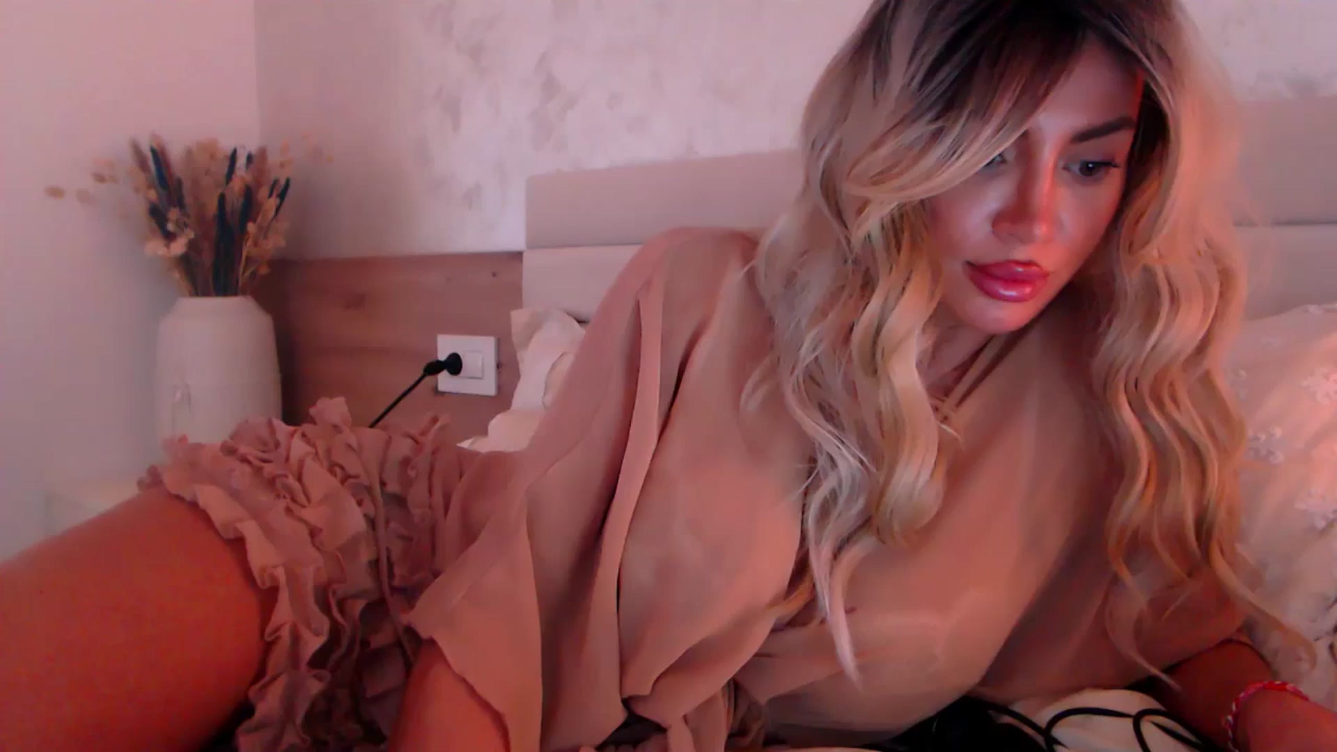 Gallery image thumbnail from Qu33n's myfreecams stream on, 03/03/2026, 12:46 image 1 of 20
