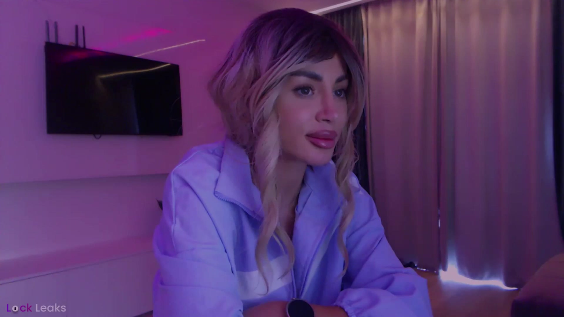 Gallery image thumbnail from Qu33n's myfreecams stream on, 03/25/2026, 10:17 image 11 of 20