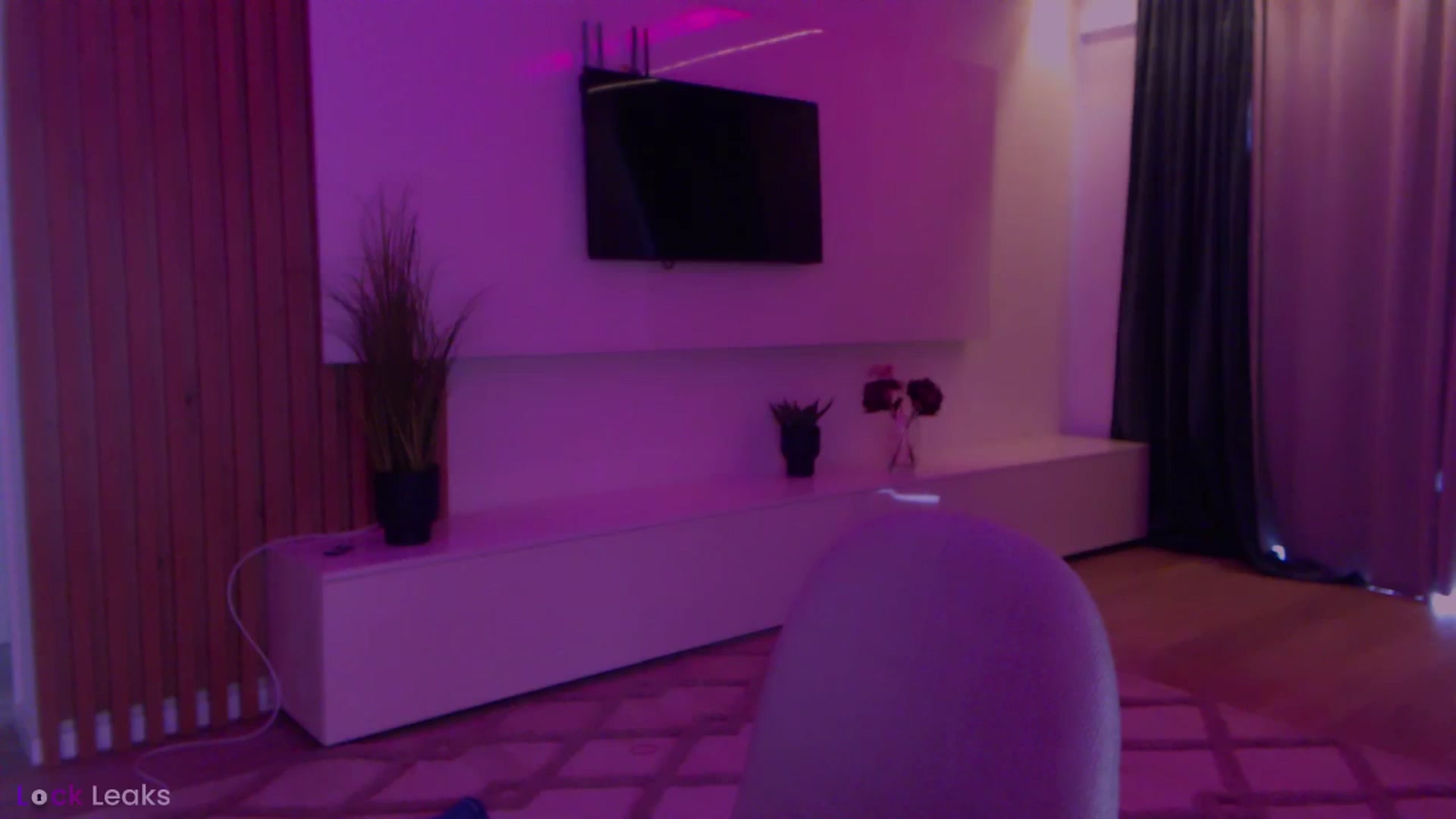 Gallery image thumbnail from Qu33n's myfreecams stream on, 03/29/2026, 10:41 image 8 of 20